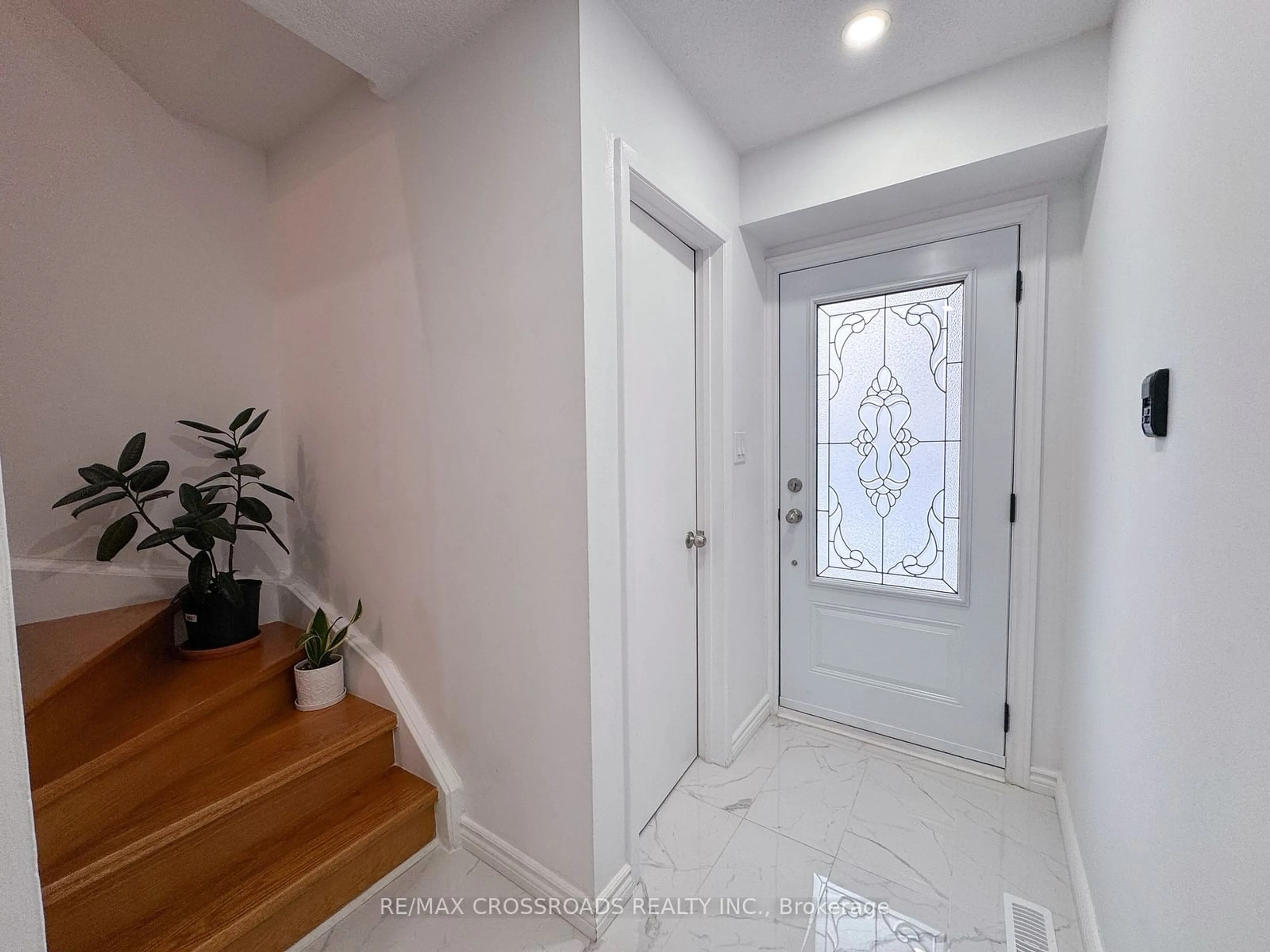 Indoor entryway for 50 Blackwell Ave #8, Toronto Ontario M1B 1K2