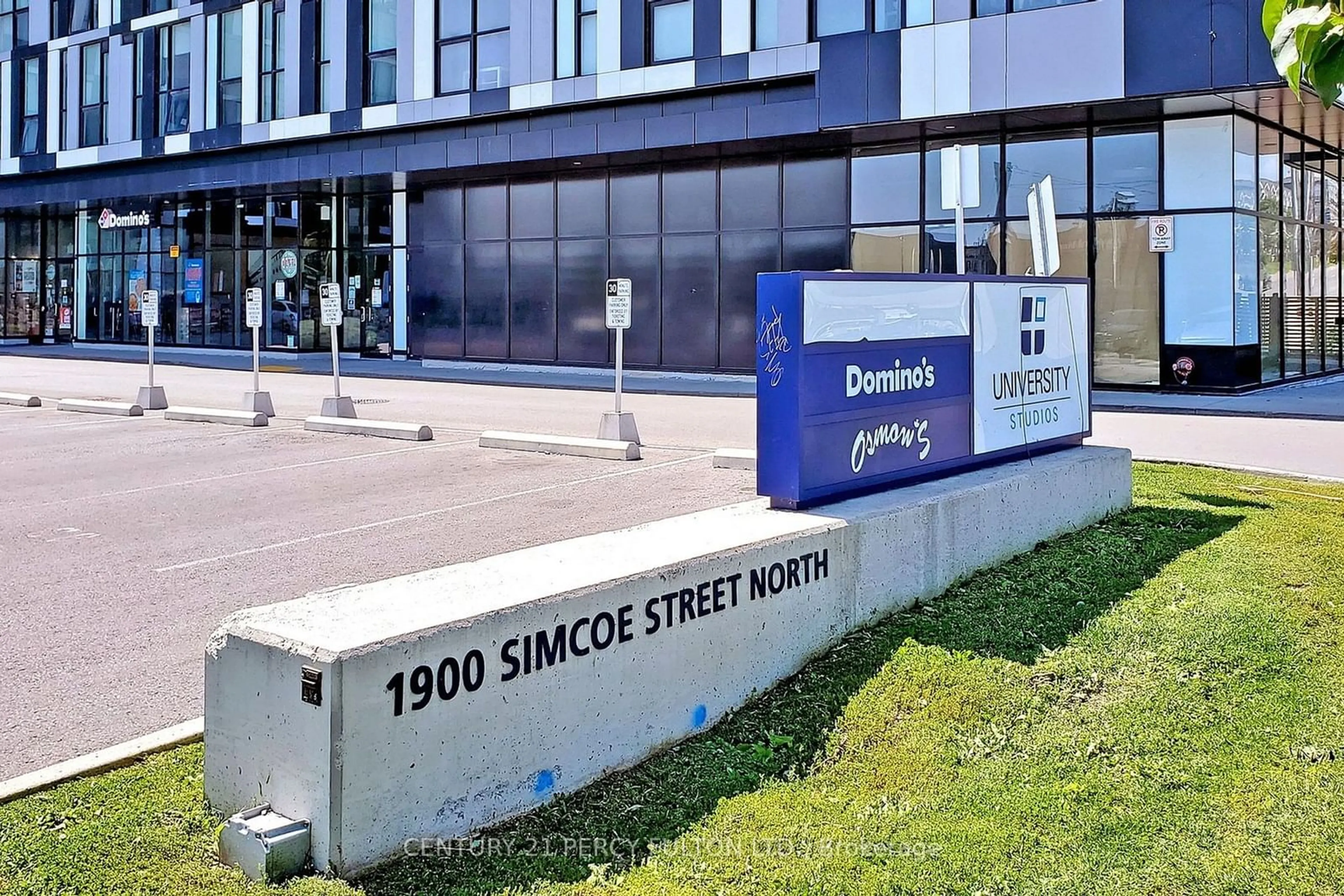 Indoor foyer for 1900 Simcoe St #633, Oshawa Ontario L1G 4Y3