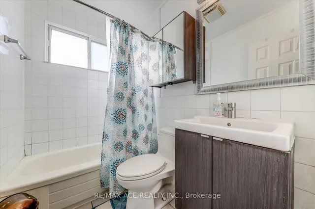 Additional property image - 126 Porchester Dr
