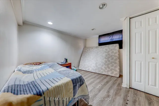 Additional property image - 126 Porchester Dr
