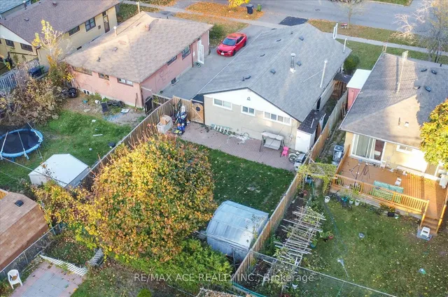Additional property image - 126 Porchester Dr