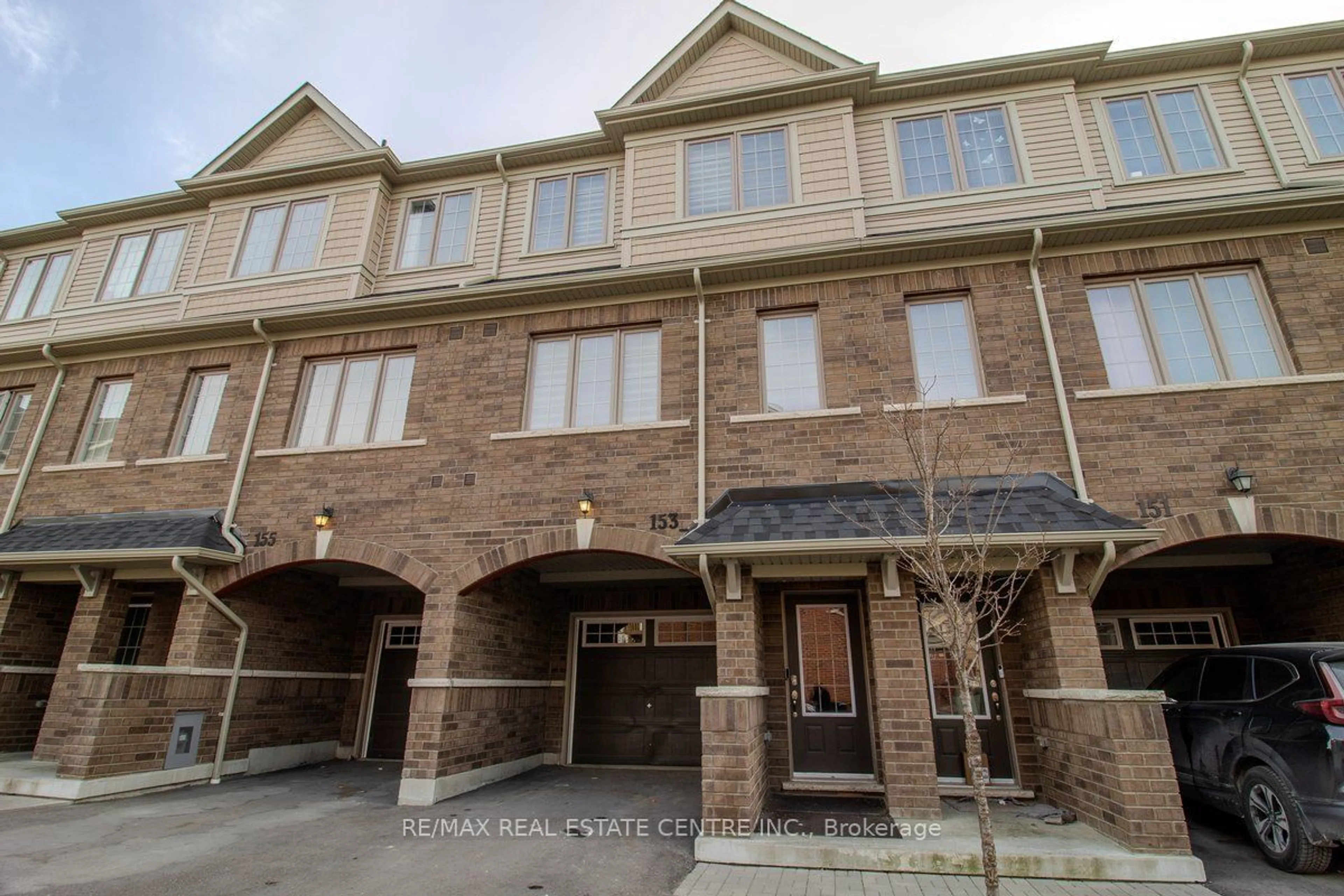 Home with brick exterior material, street for 153 Danzatore Path, Oshawa Ontario L1L 0P9