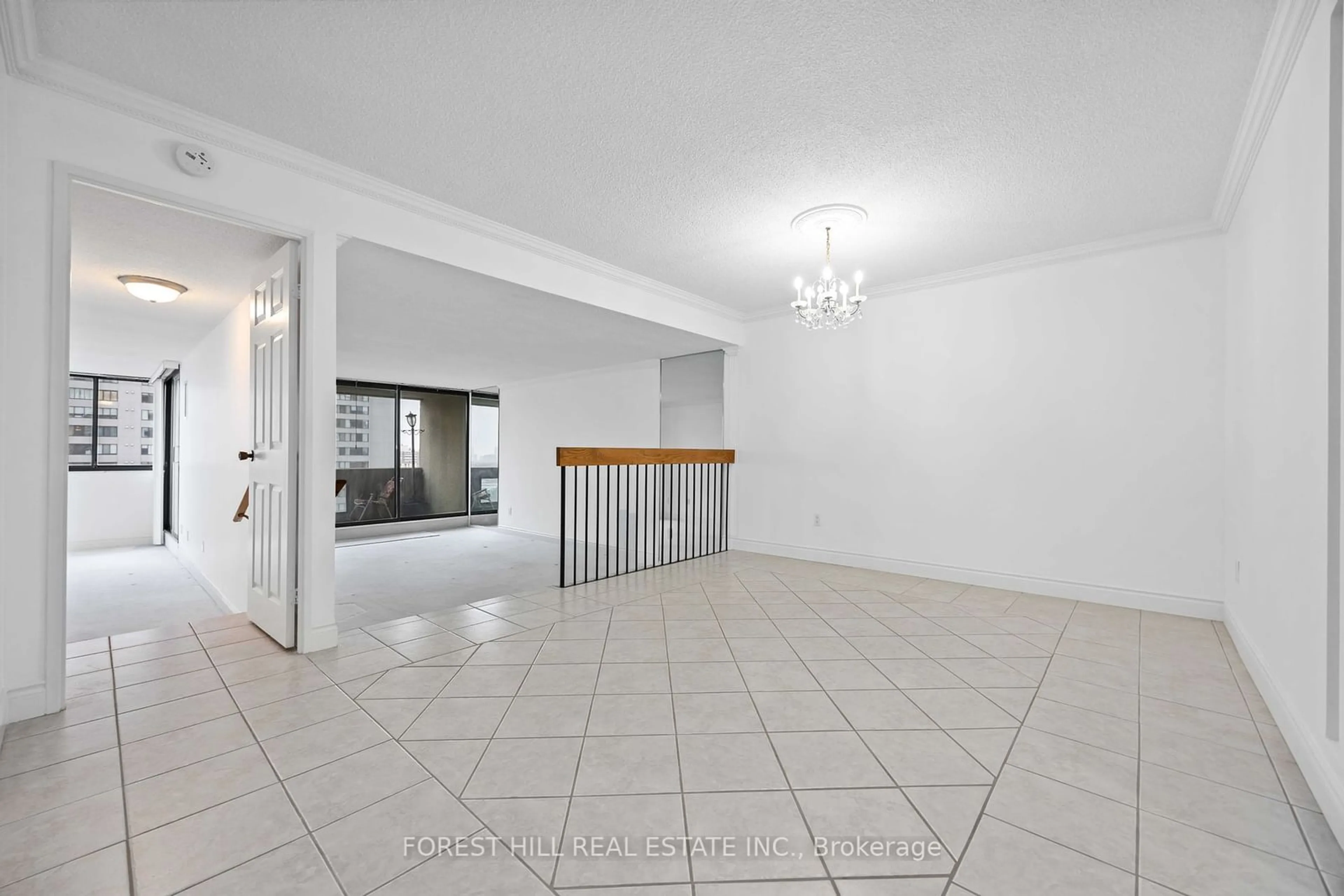 Indoor foyer for 2350 Bridletowne Circ #1004, Toronto Ontario M1W 3E6