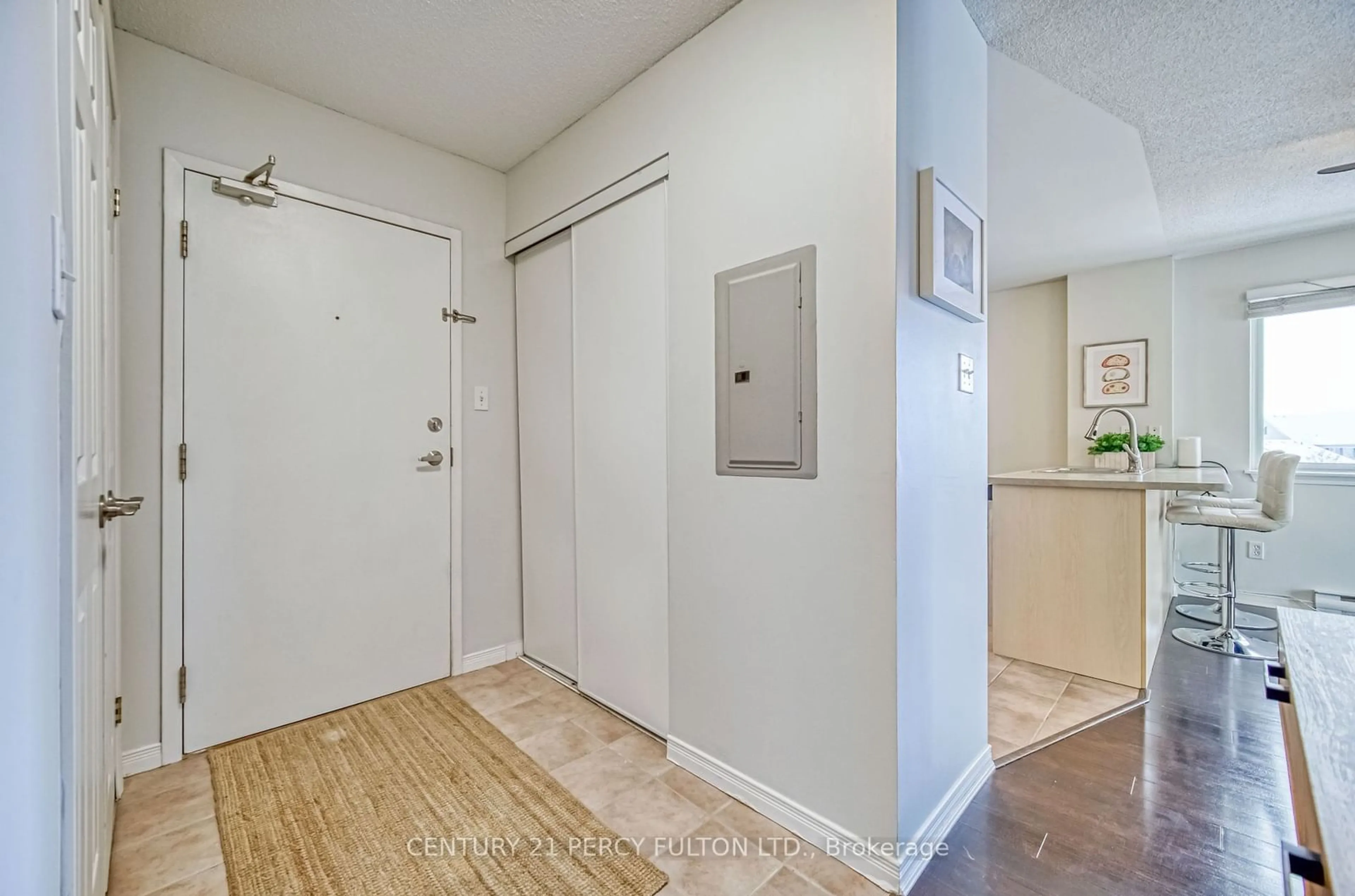 Indoor entryway for 87 Aspen Springs Dr #301, Clarington Ontario L1C 5J8