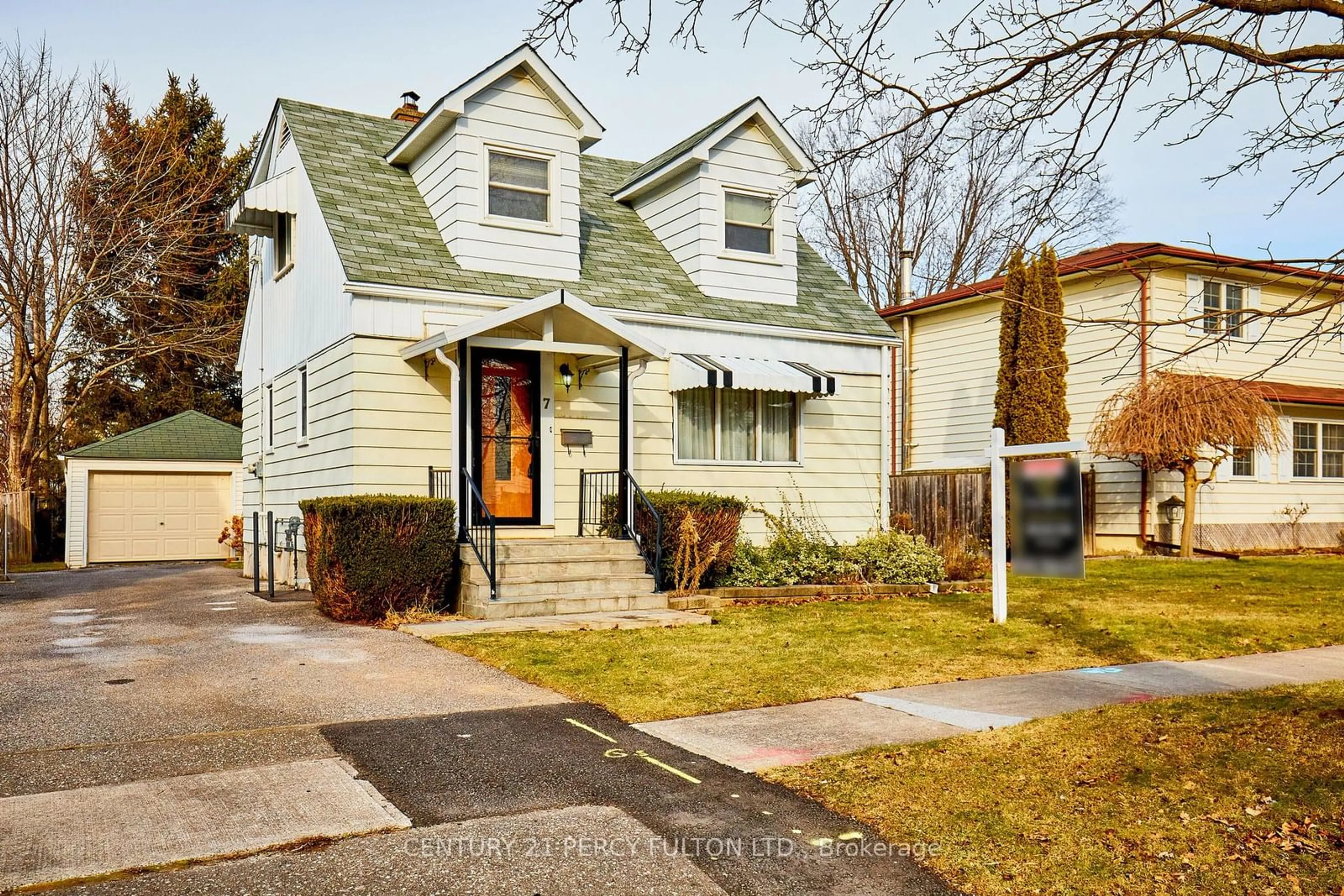 Home with vinyl exterior material, street for 7 Parry Rd, Ajax Ontario L1S 1R1