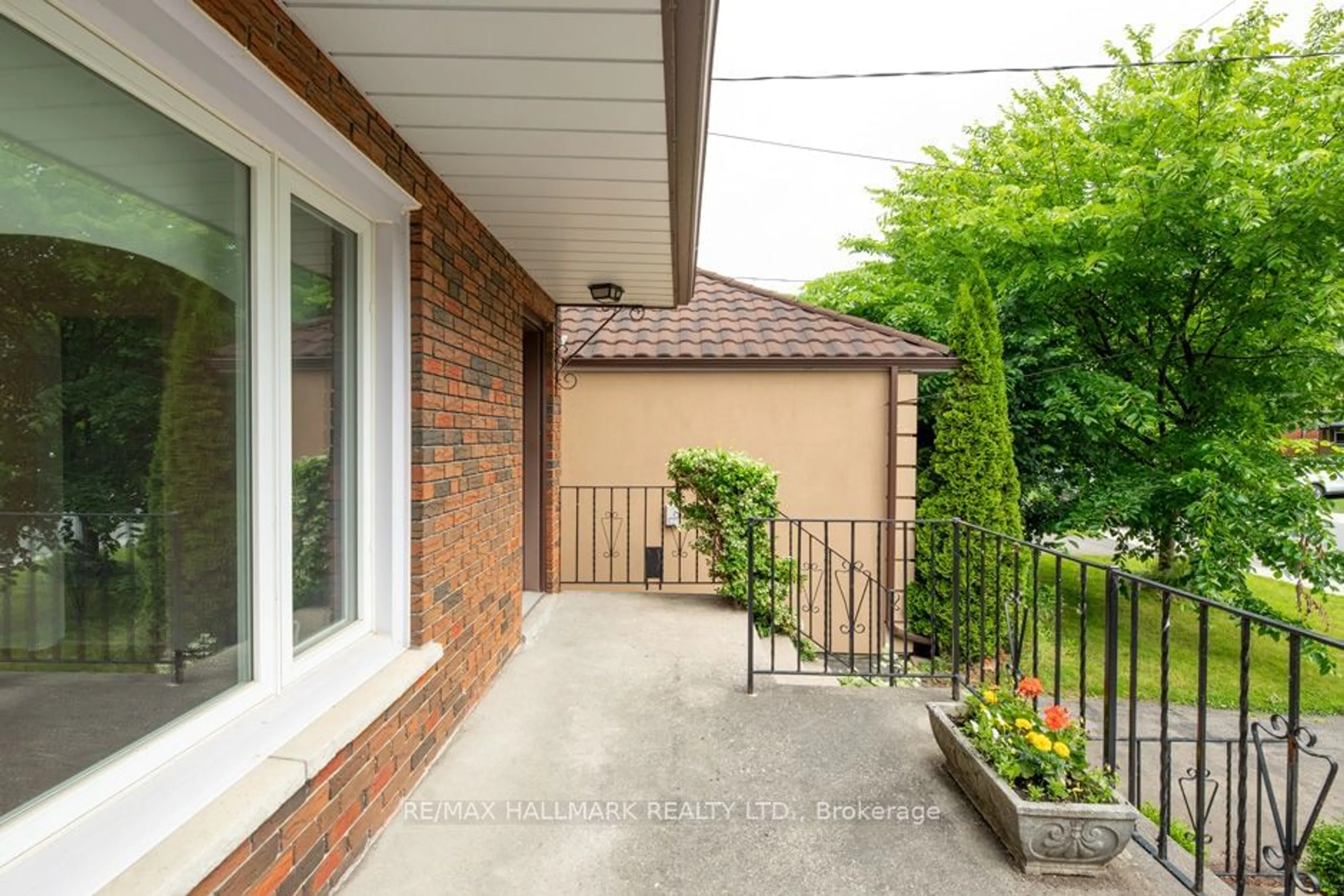 Patio, street for 40 Claremore Ave, Toronto Ontario M1N 3R9