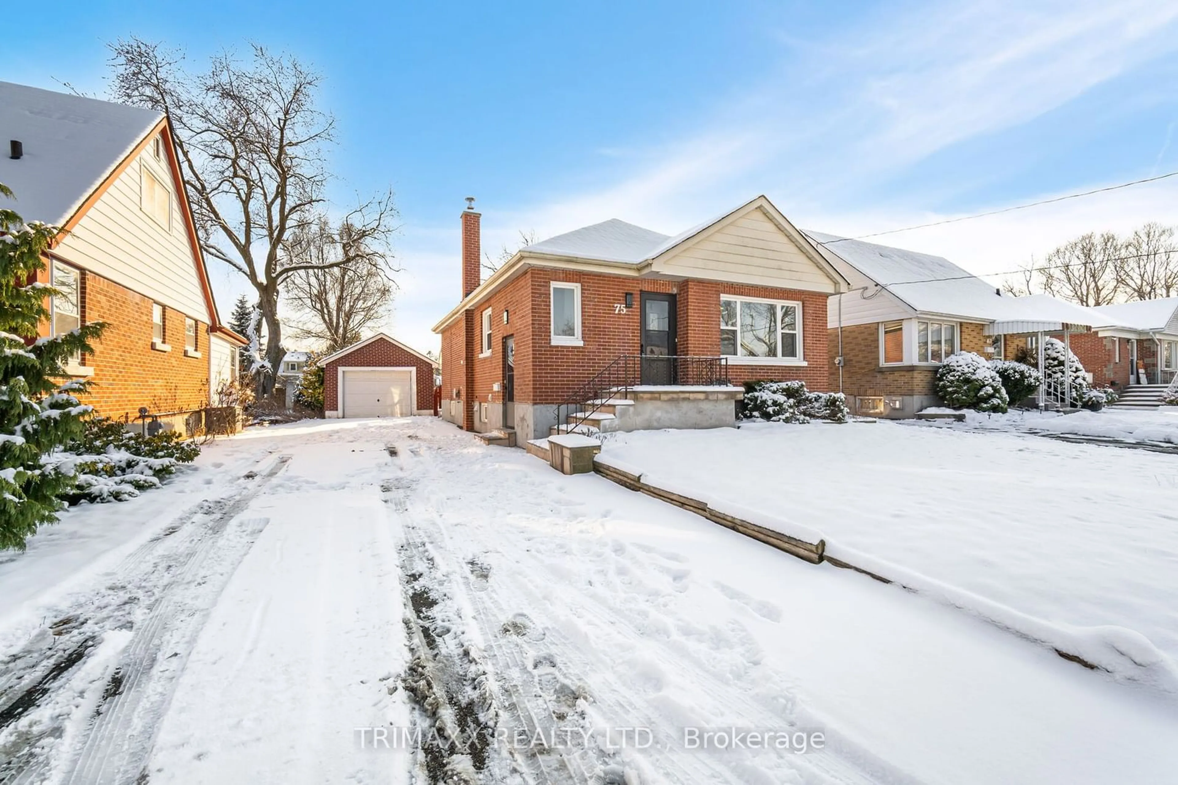 A pic from outside/outdoor area/front of a property/back of a property/a pic from drone, street for 75 Pontiac Ave, Oshawa Ontario L1G 3M1