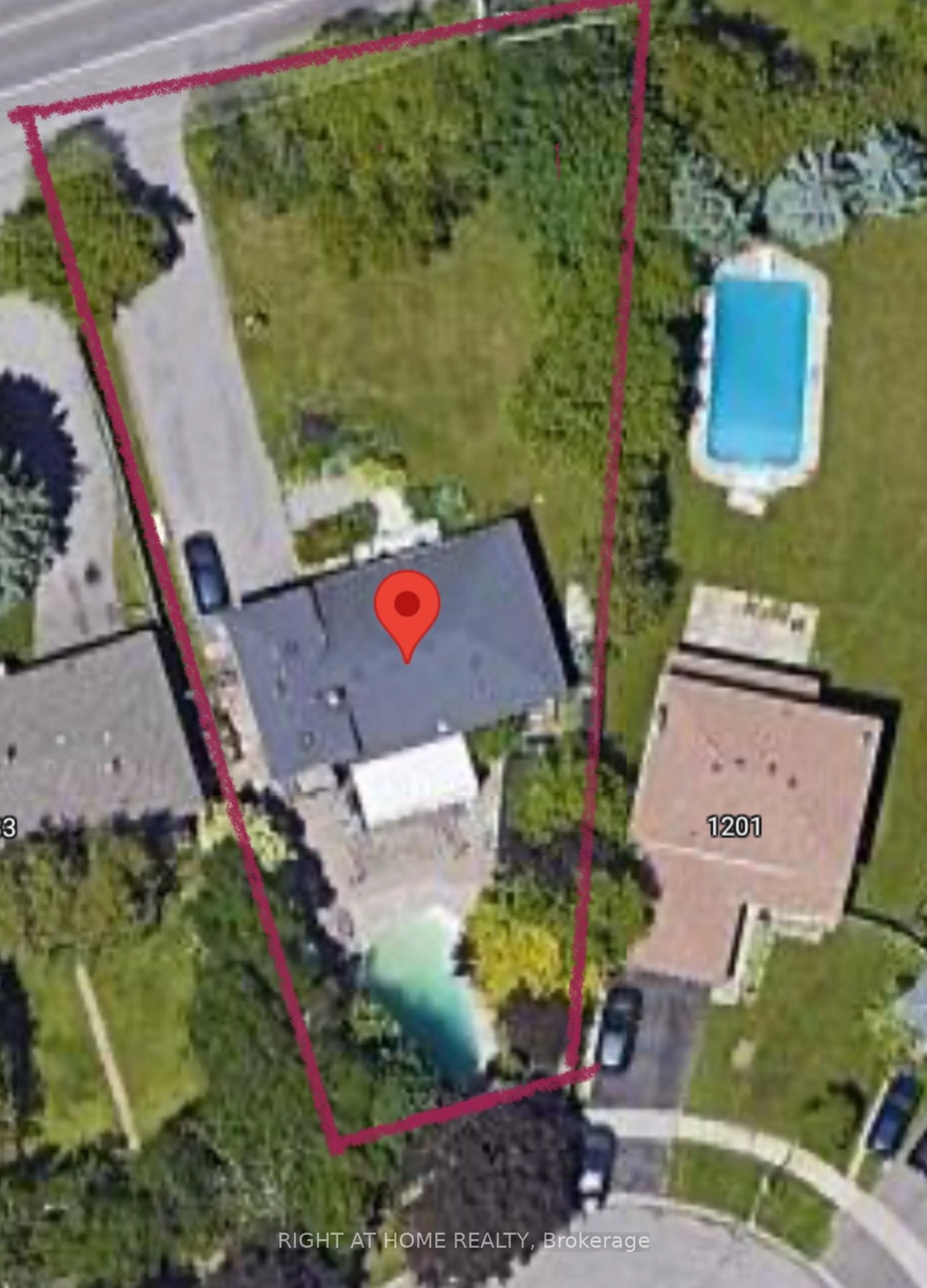 A pic from outside/outdoor area/front of a property/back of a property/a pic from drone, street for 1187 Finch Ave, Pickering Ontario L1V 1J7