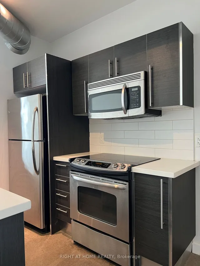 Additional image 19 of 625 Queen St Unit 607