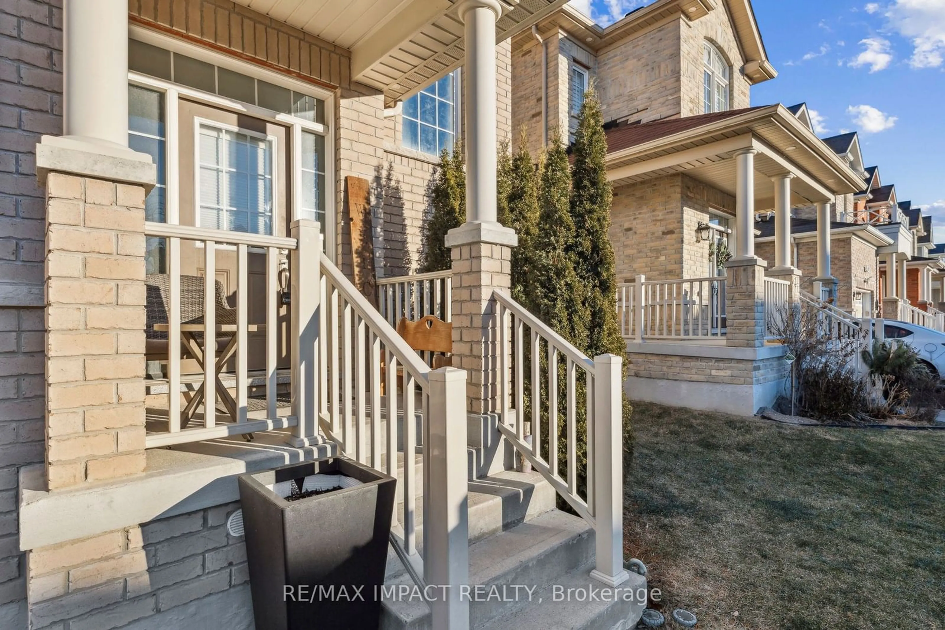 Indoor entryway for 7 McDONALD Cres, Clarington Ontario L1B 0E2