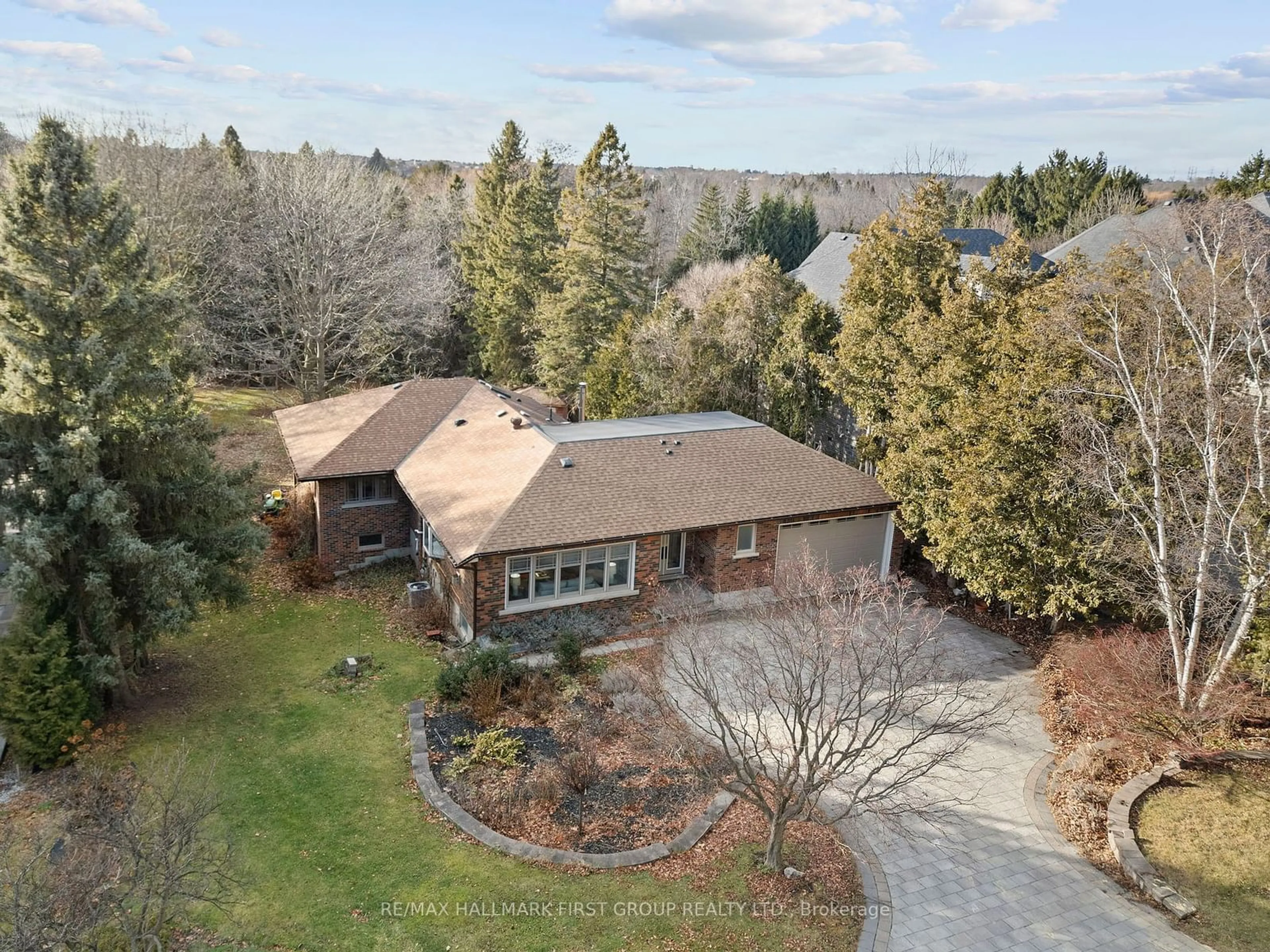 A pic from outside/outdoor area/front of a property/back of a property/a pic from drone, water/lake/river/ocean view for 1838 Appleview Rd, Pickering Ontario L1V 1T8