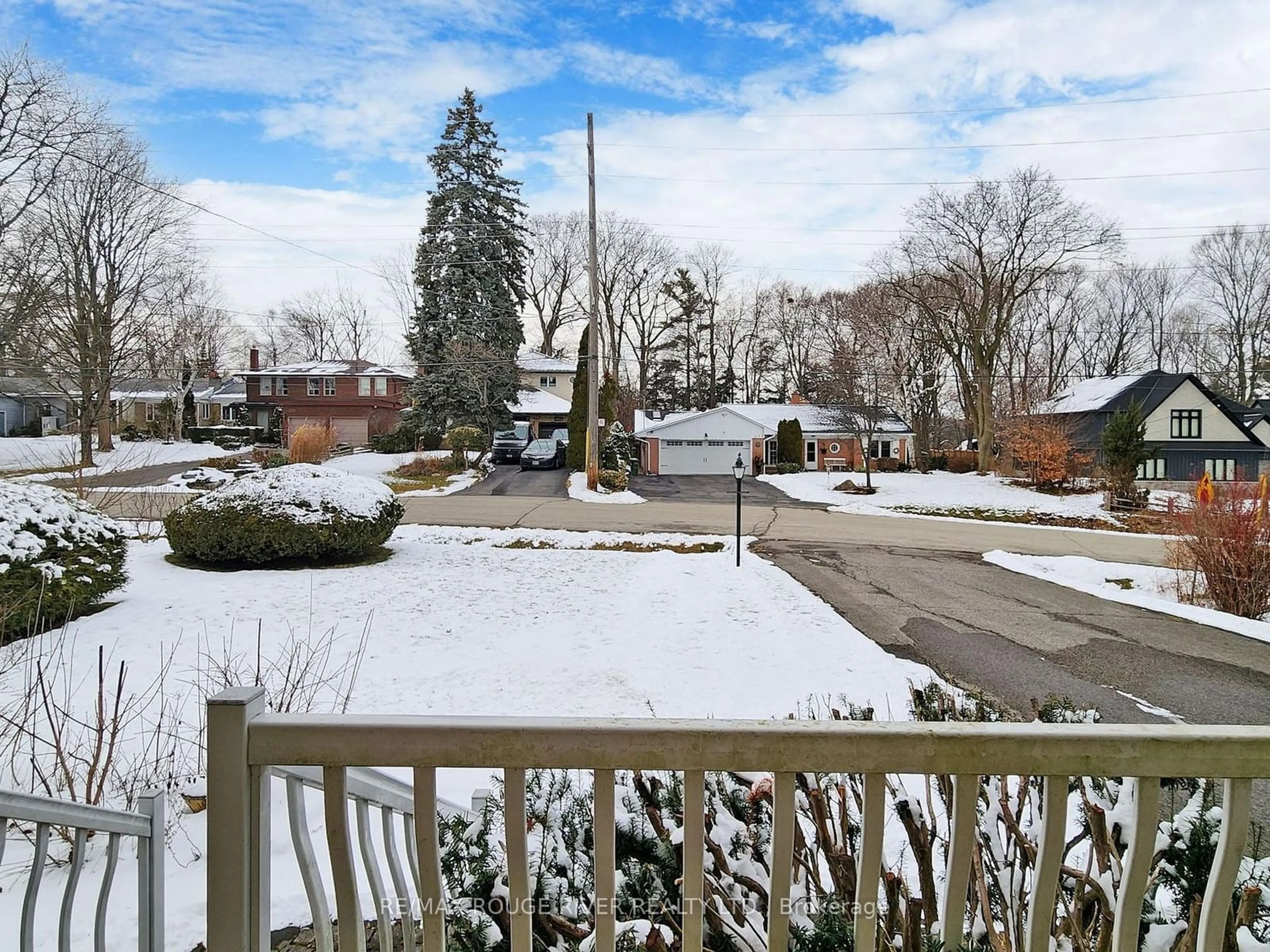 Patio, street for 524 Rouge Hills Dr, Toronto Ontario M1C 2Z8