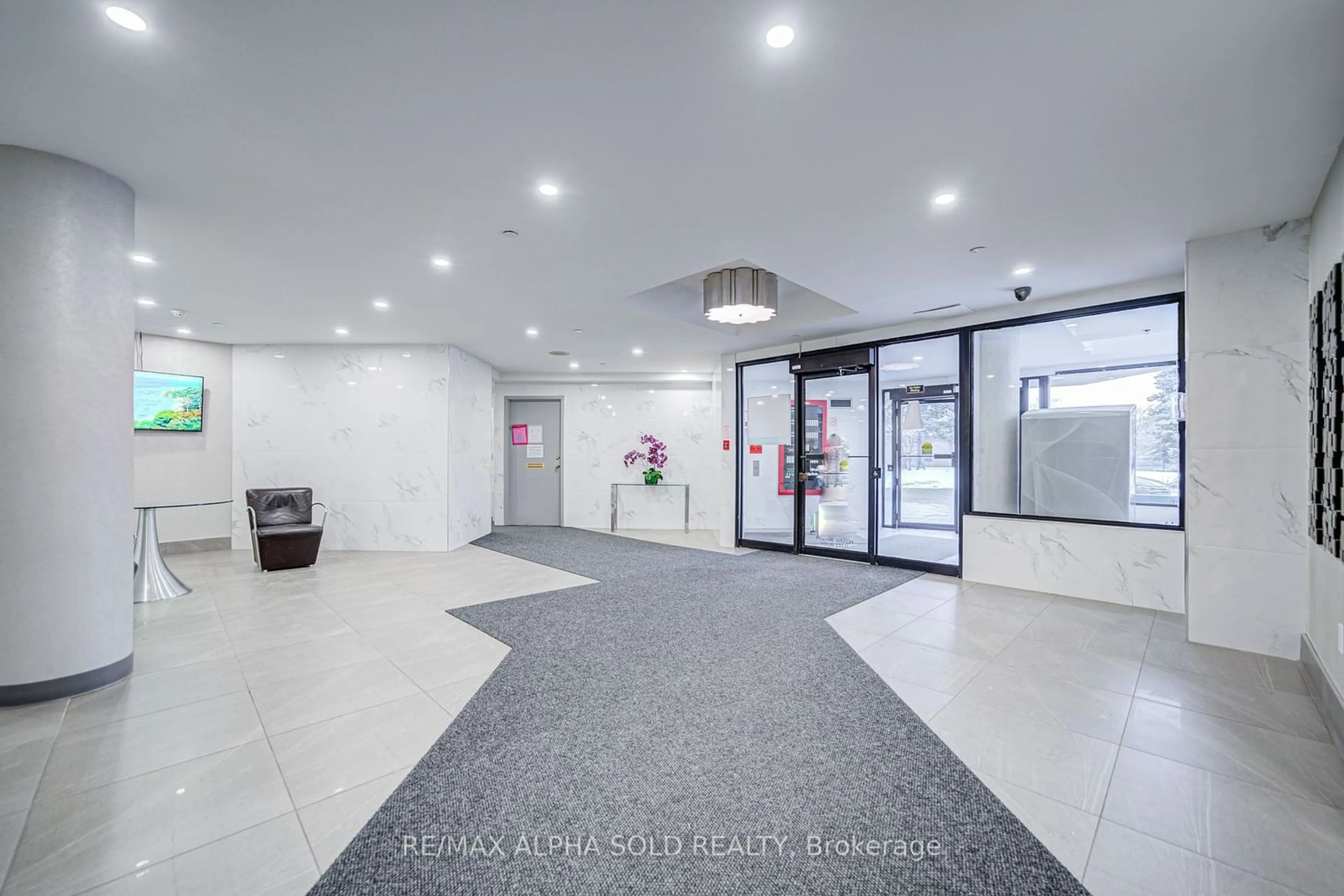 Indoor foyer for 300 Alton Towers Circ #PH108, Toronto Ontario M1V 4X9