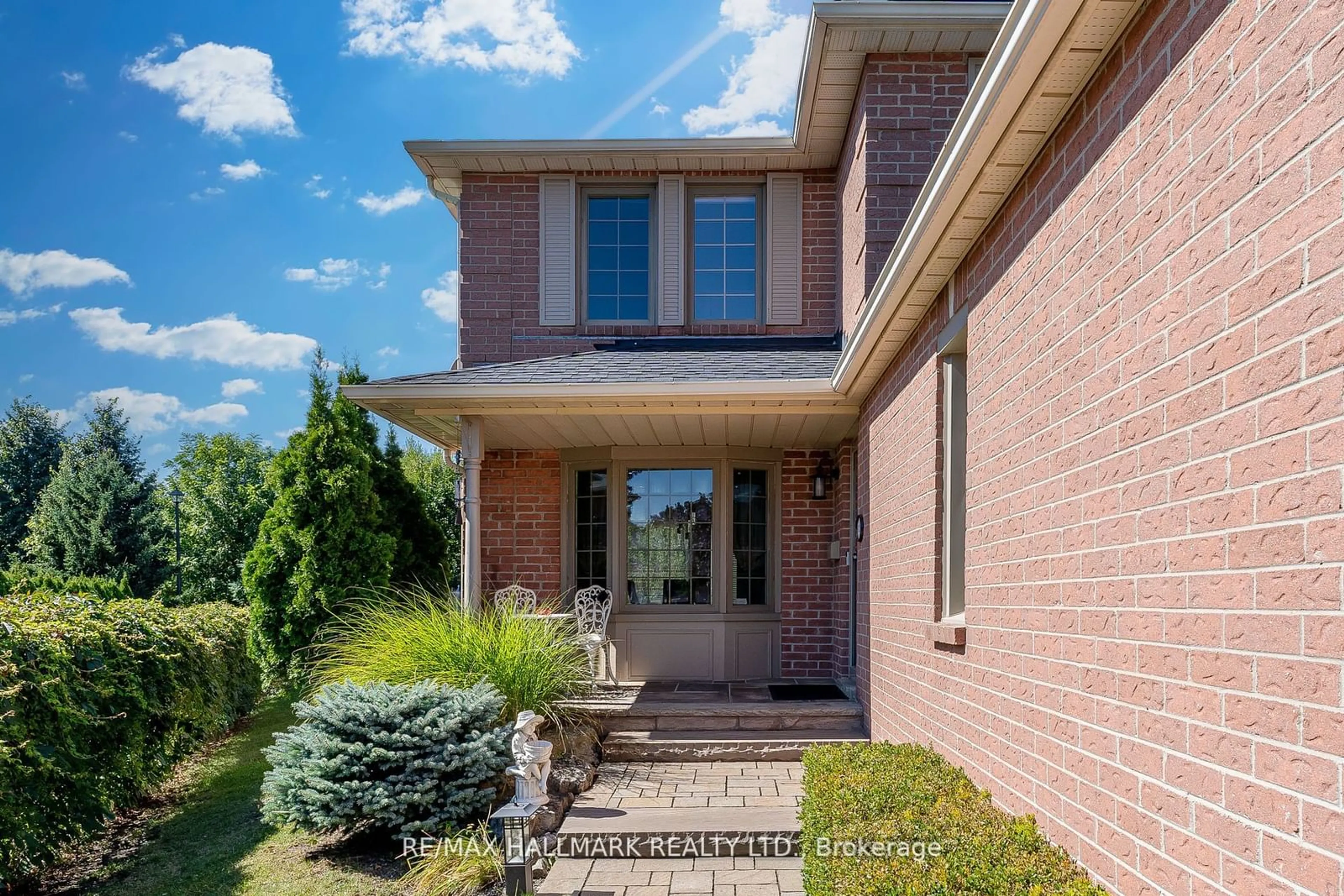 Home with brick exterior material, street for 32 Noake Cres, Ajax Ontario L1T 3L4