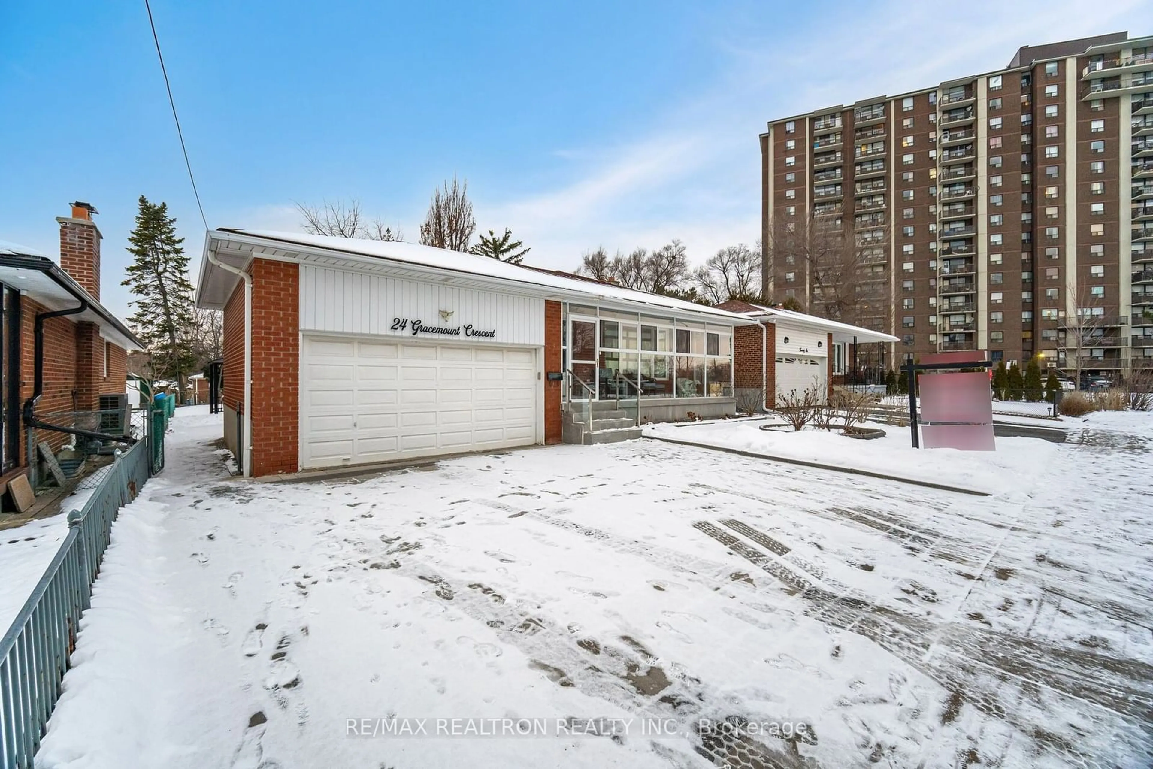 Unknown for 24 Gracemount Cres, Toronto Ontario M1G 1K3