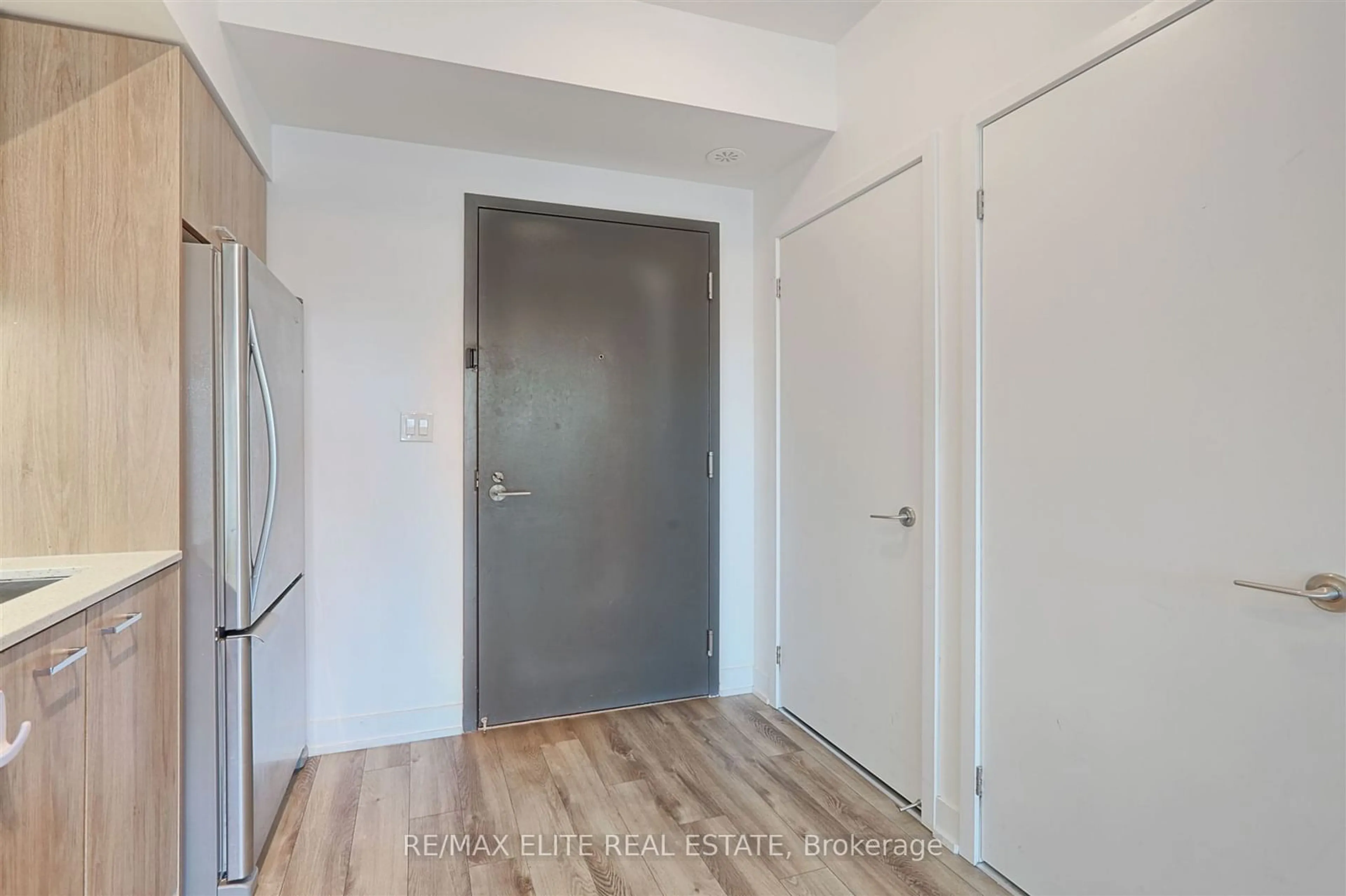 Indoor entryway for 2100 Bridletowne Circ #309, Toronto Ontario M1W 0A6