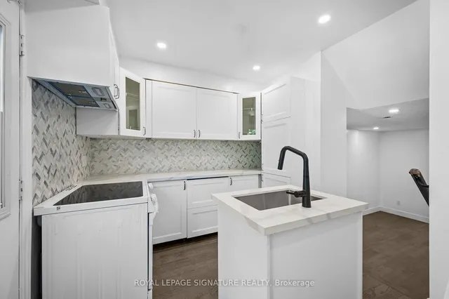 Additional property image - 275 Broadview Ave Unit 92