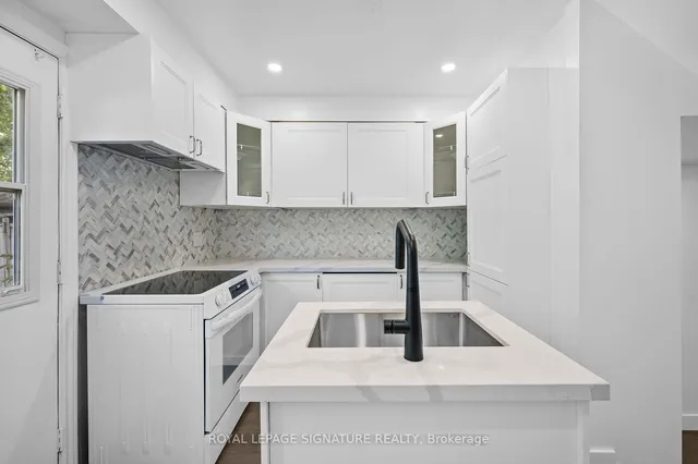 Additional property image - 275 Broadview Ave Unit 92