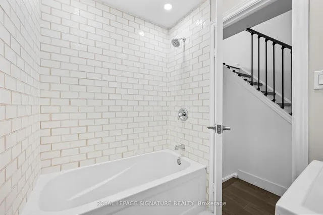 Additional property image - 275 Broadview Ave Unit 92