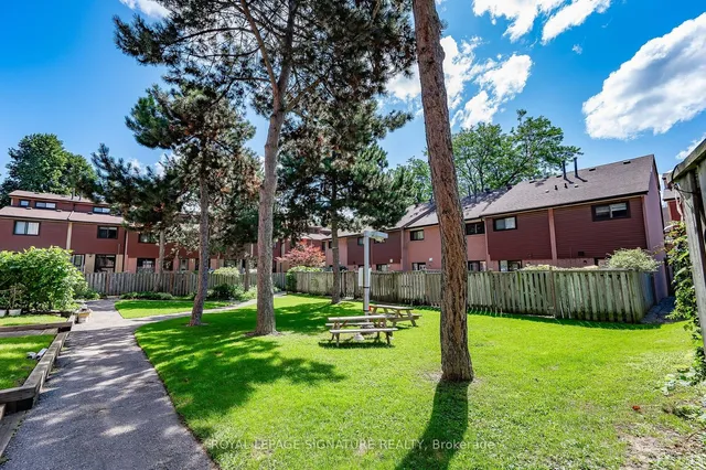 Additional property image - 275 Broadview Ave Unit 92