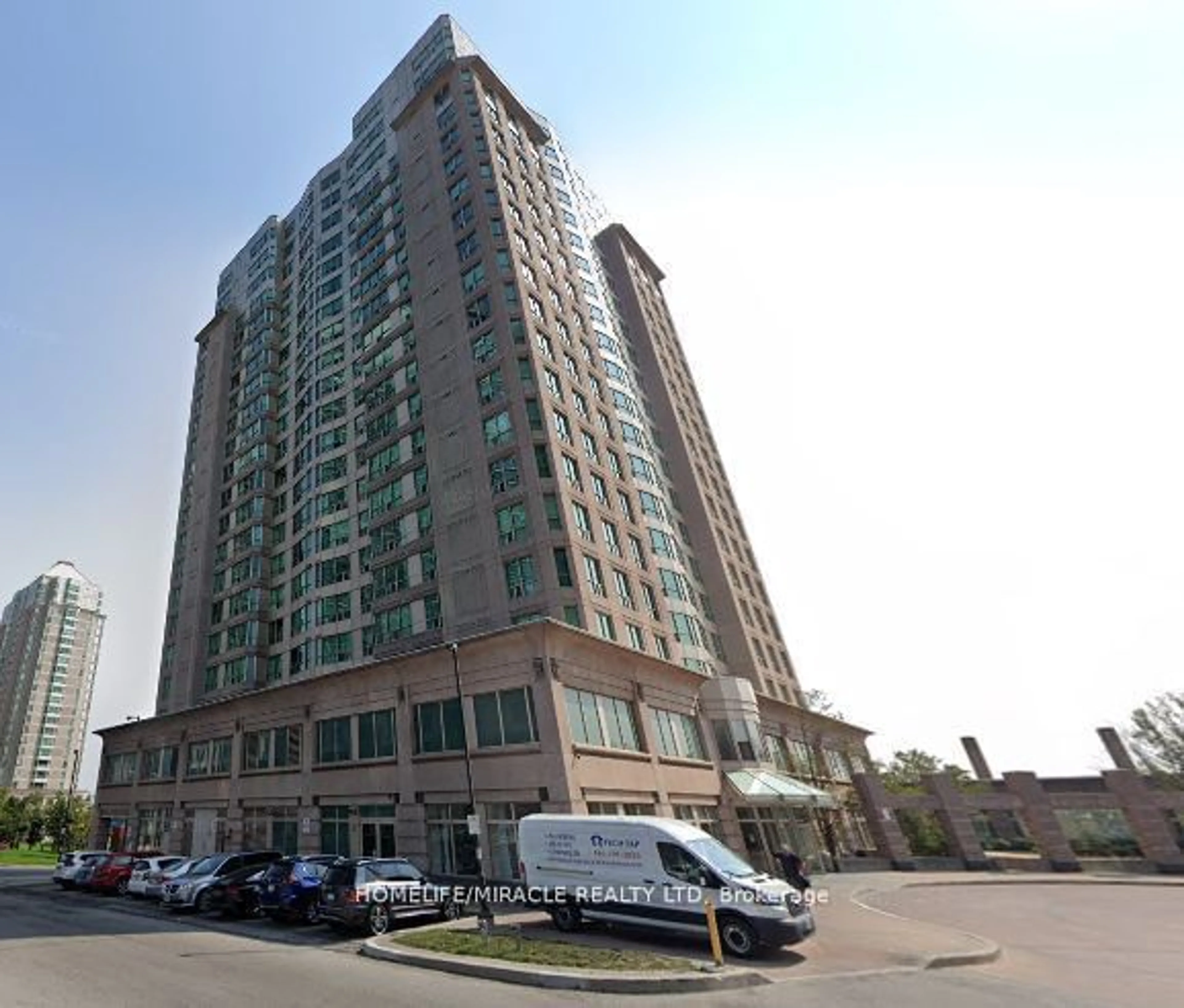 Indoor foyer for 18 Lee Centre Dr #608, Toronto Ontario M1H 3H5