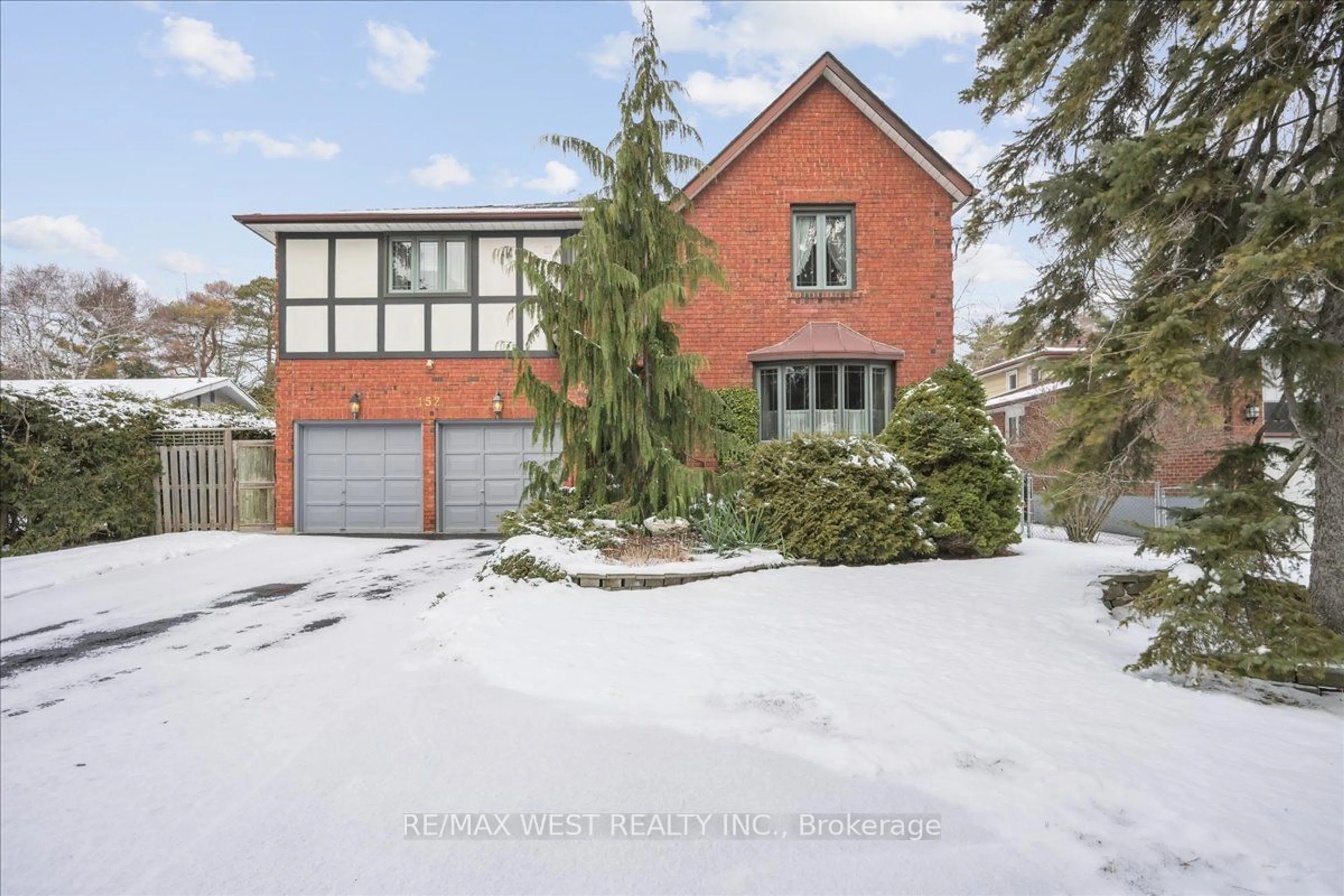 Home with brick exterior material, street for 152 Lawson Rd, Toronto Ontario M1C 2J4