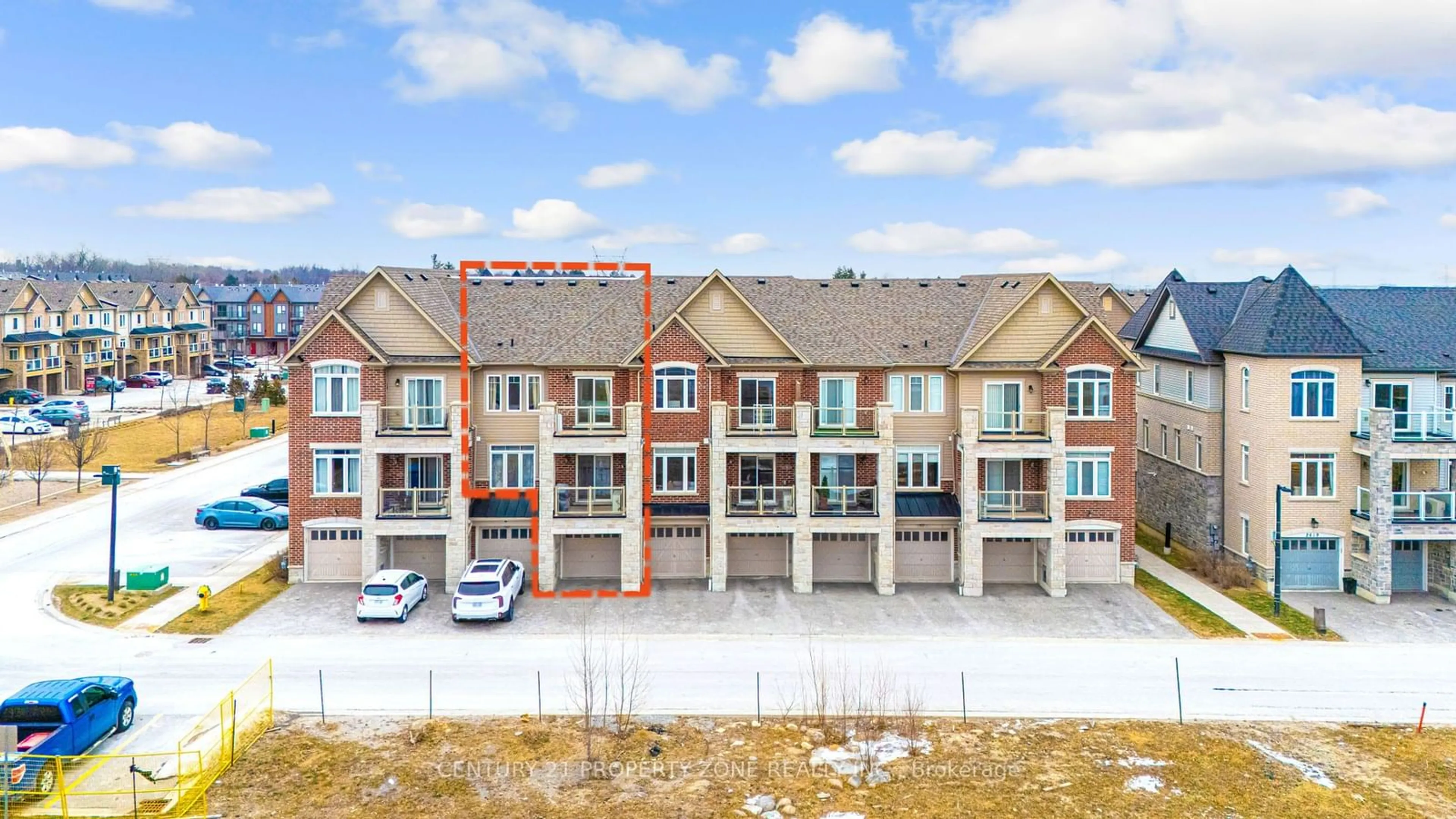 A pic from outside/outdoor area/front of a property/back of a property/a pic from drone, unknown for 2633 Garrison Crossing Cres, Pickering Ontario L1X 0E5