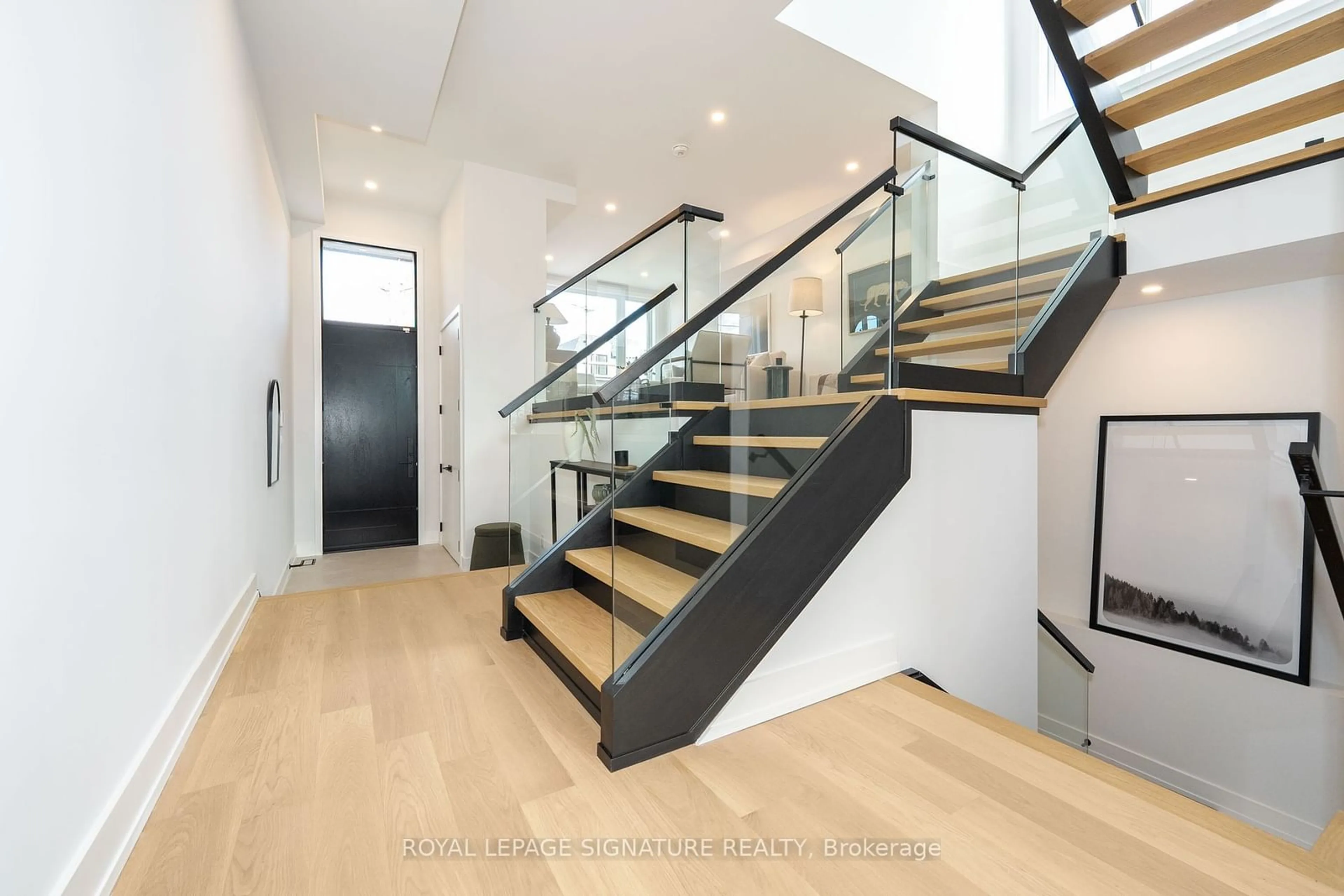 Stairs for 99 Yardley Ave, Toronto Ontario M4B 2A9