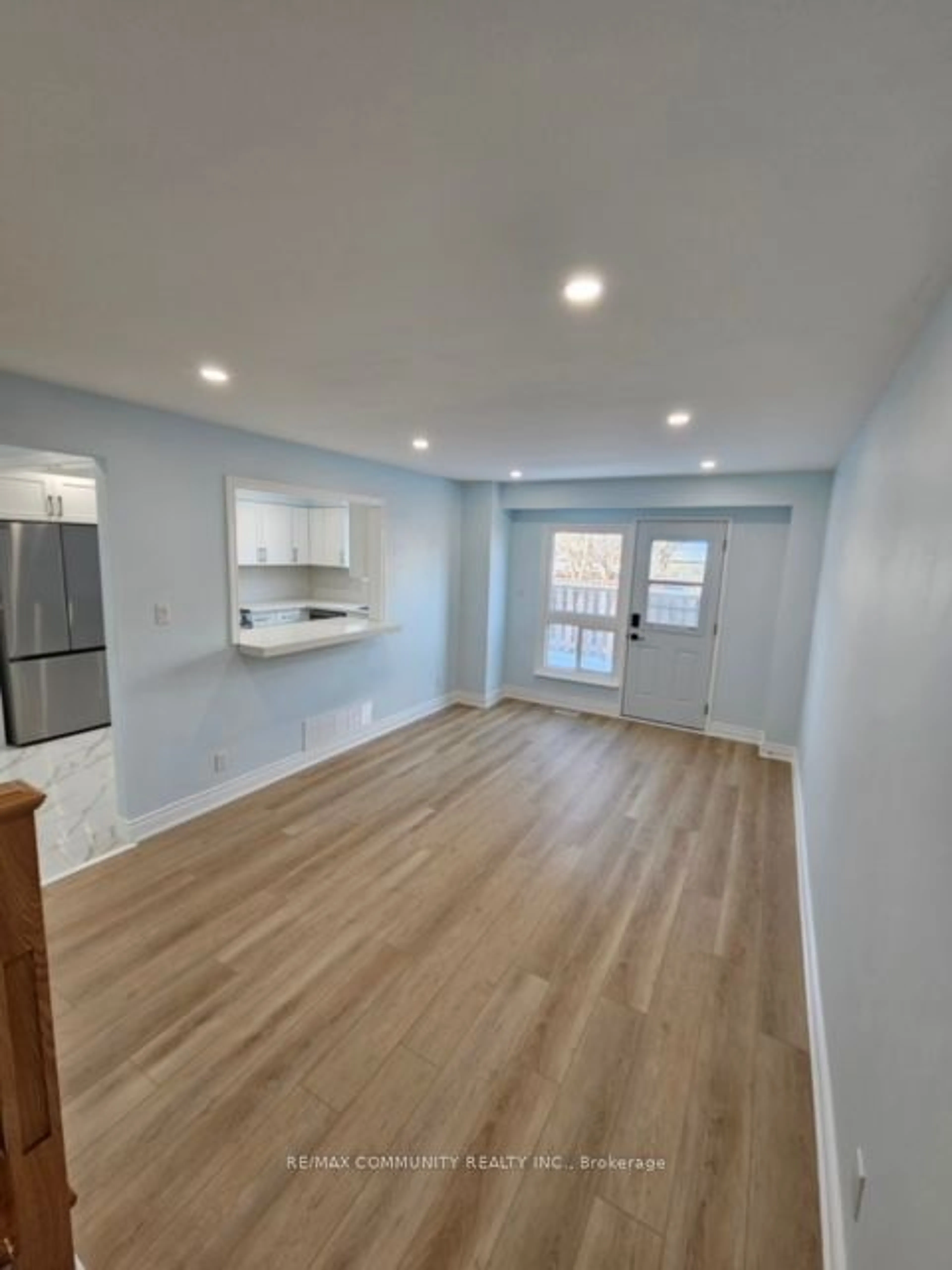 A pic of a room for 730 Cedar St #25, Oshawa Ontario L1H 4M6