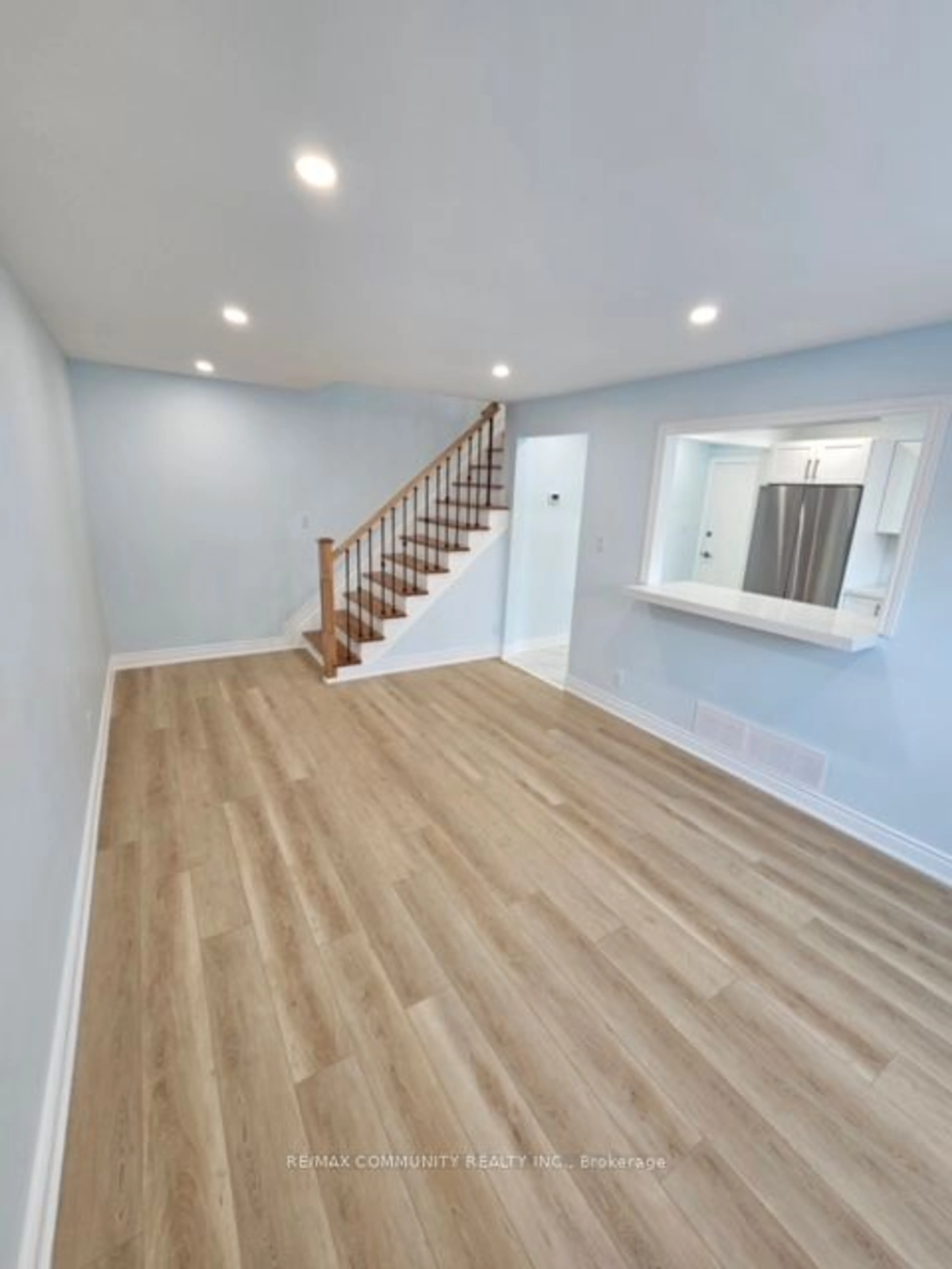 A pic of a room for 730 Cedar St #25, Oshawa Ontario L1H 4M6