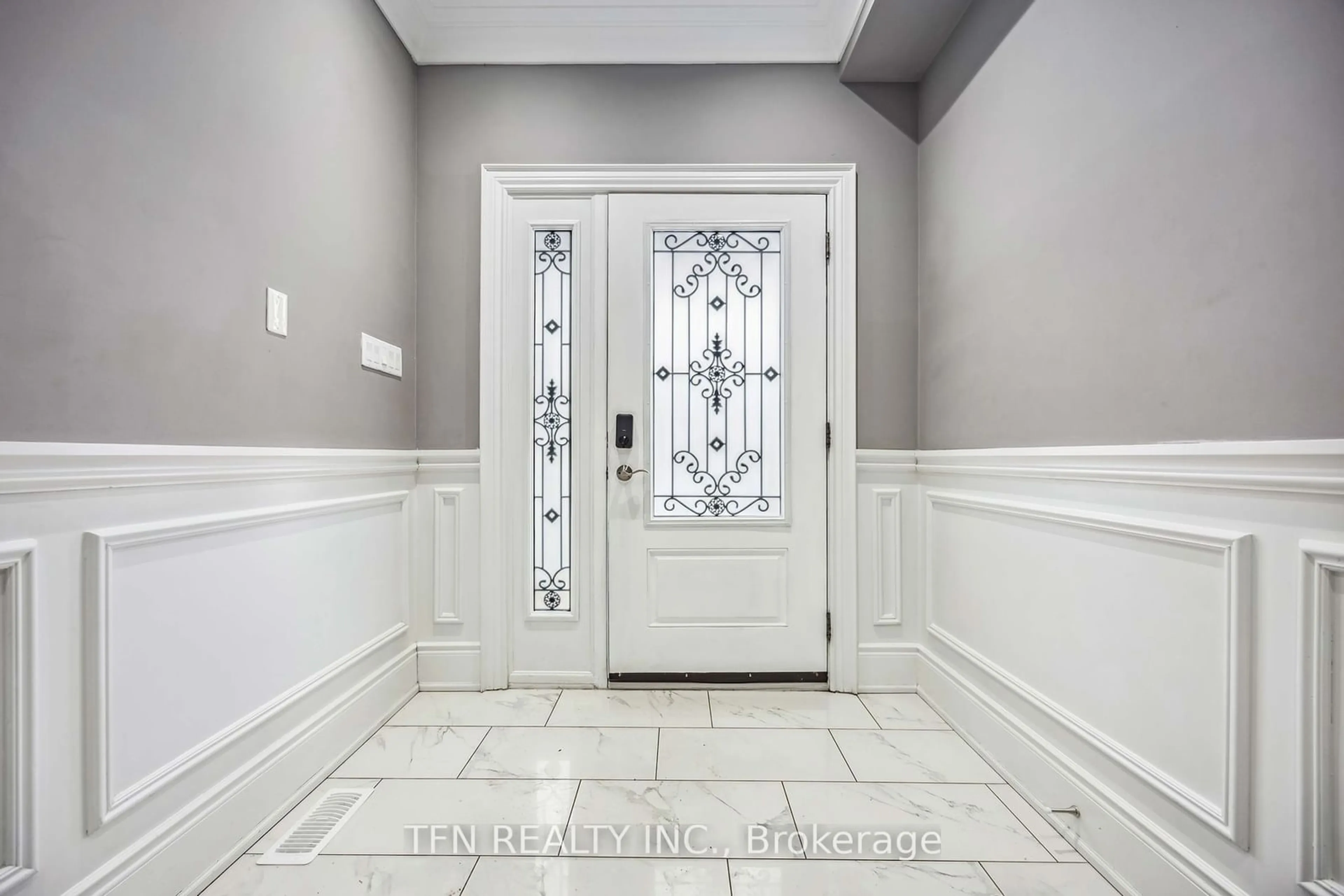 Indoor entryway for 282B Aylesworth Ave, Toronto Ontario M1N 2K2