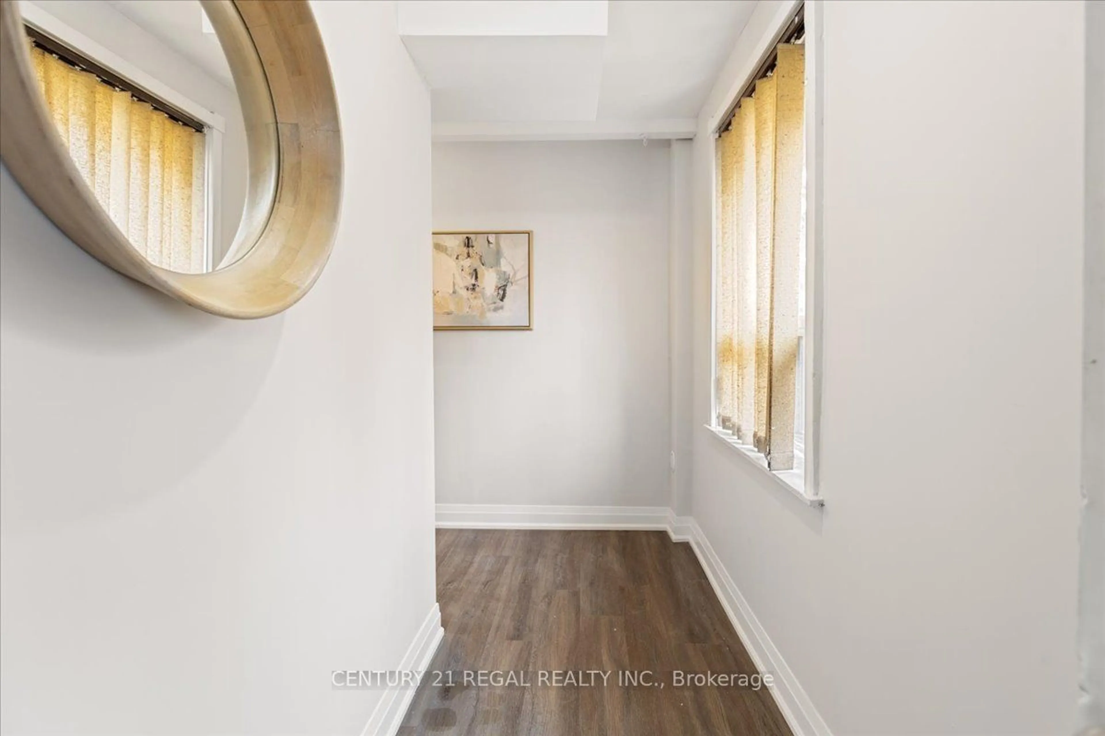 Indoor entryway for 27 Heatherside Dr, Toronto Ontario M1W 1T6