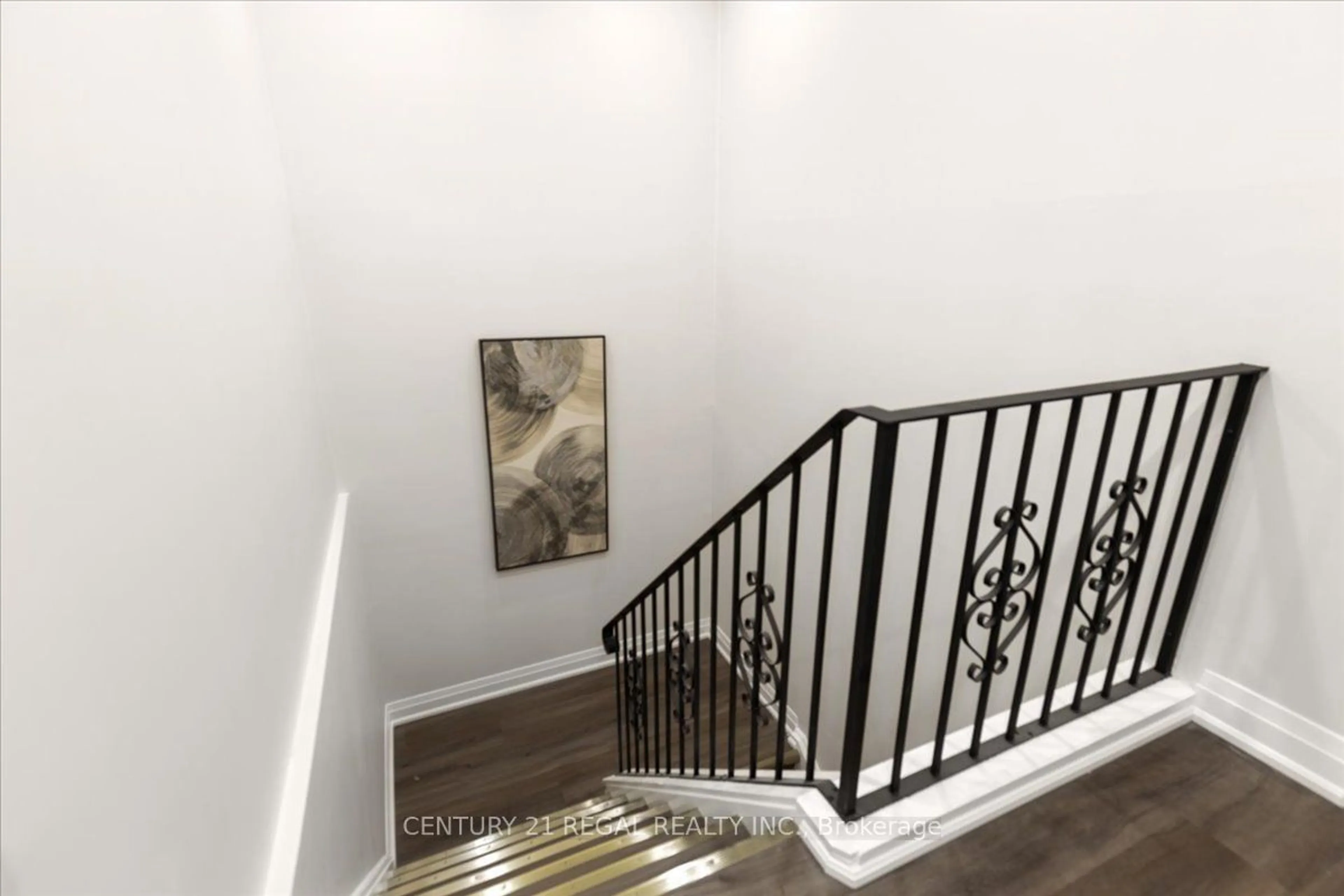 Stairs for 27 Heatherside Dr, Toronto Ontario M1W 1T6