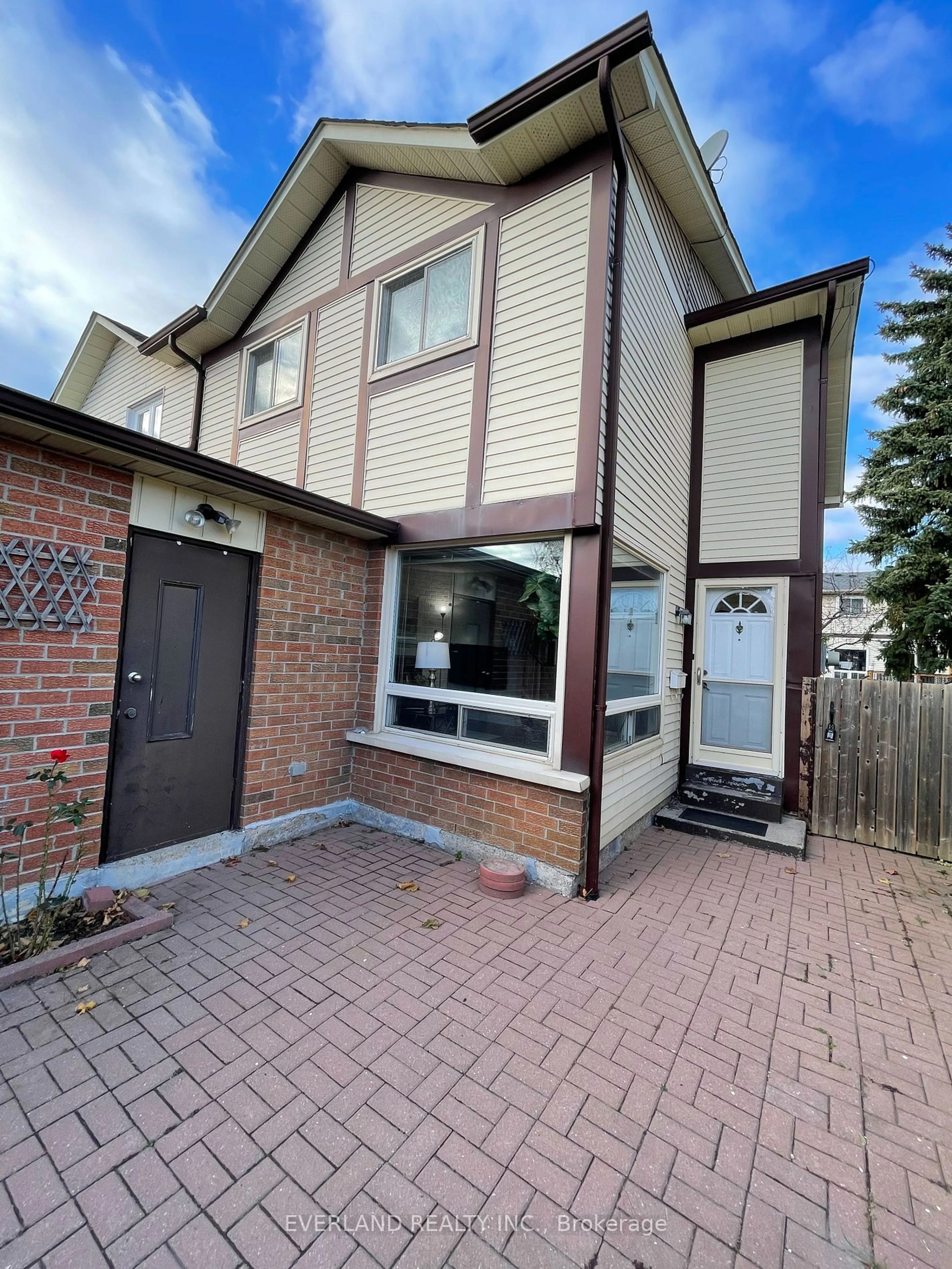 Home with brick exterior material, street for 32 Sadlee Cove Cres, Toronto Ontario M1V 1Y4