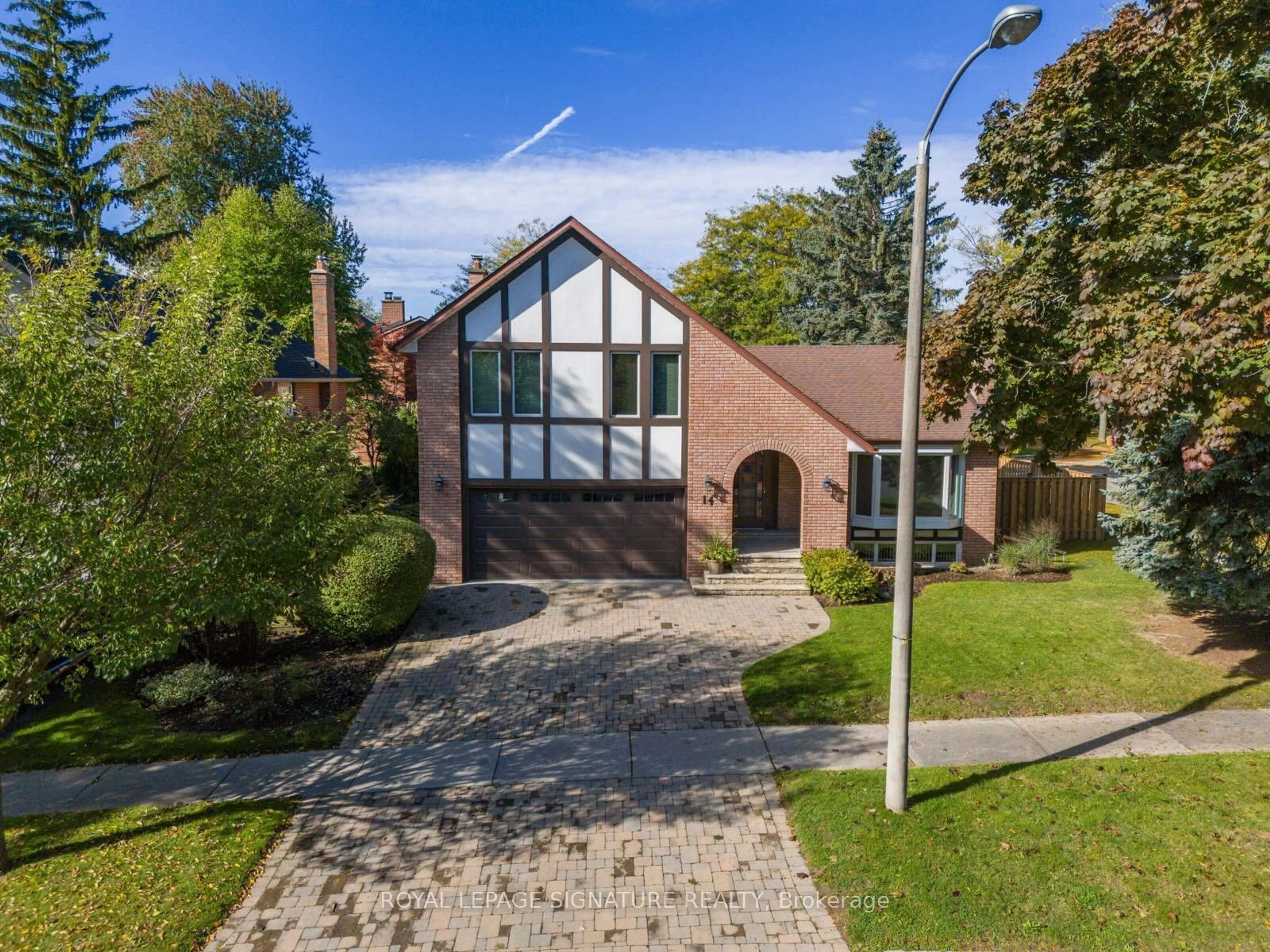 A pic from outside/outdoor area/front of a property/back of a property/a pic from drone, street for 14 Bathgate Dr, Toronto Ontario M1C 3H2