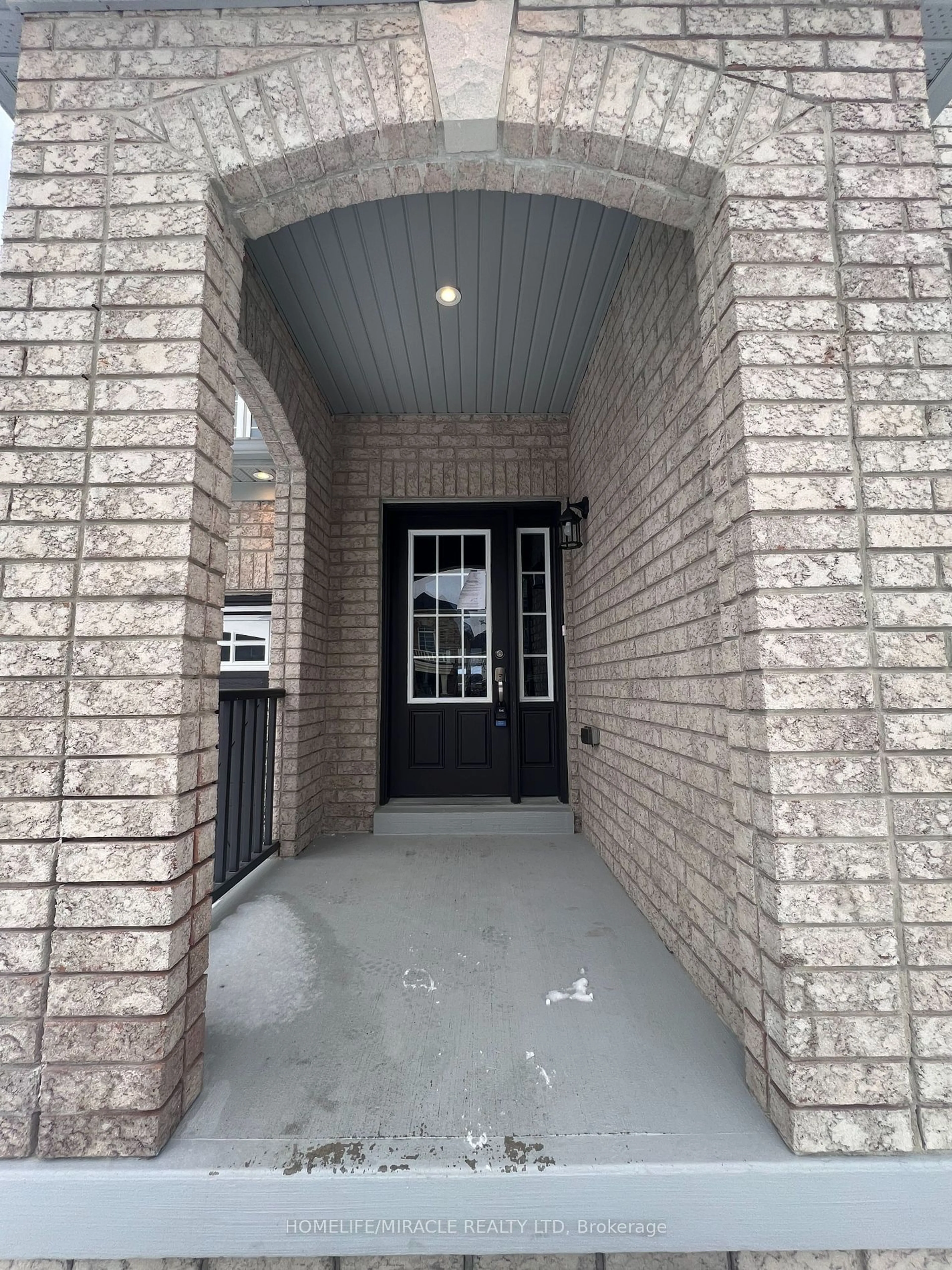 Indoor entryway for 99 Oswell Dr, Ajax Ontario L1Z 0L5