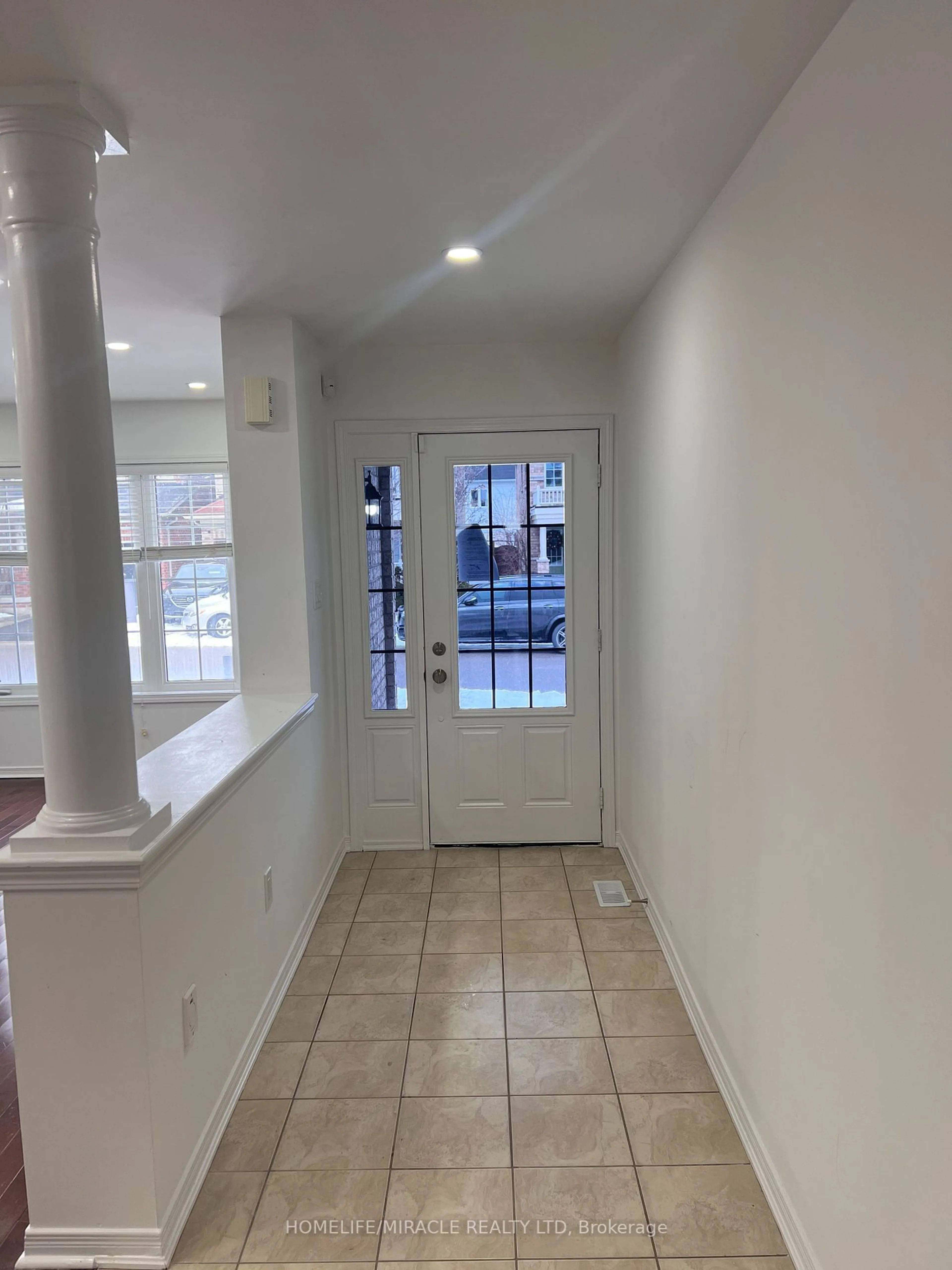 Indoor entryway for 99 Oswell Dr, Ajax Ontario L1Z 0L5