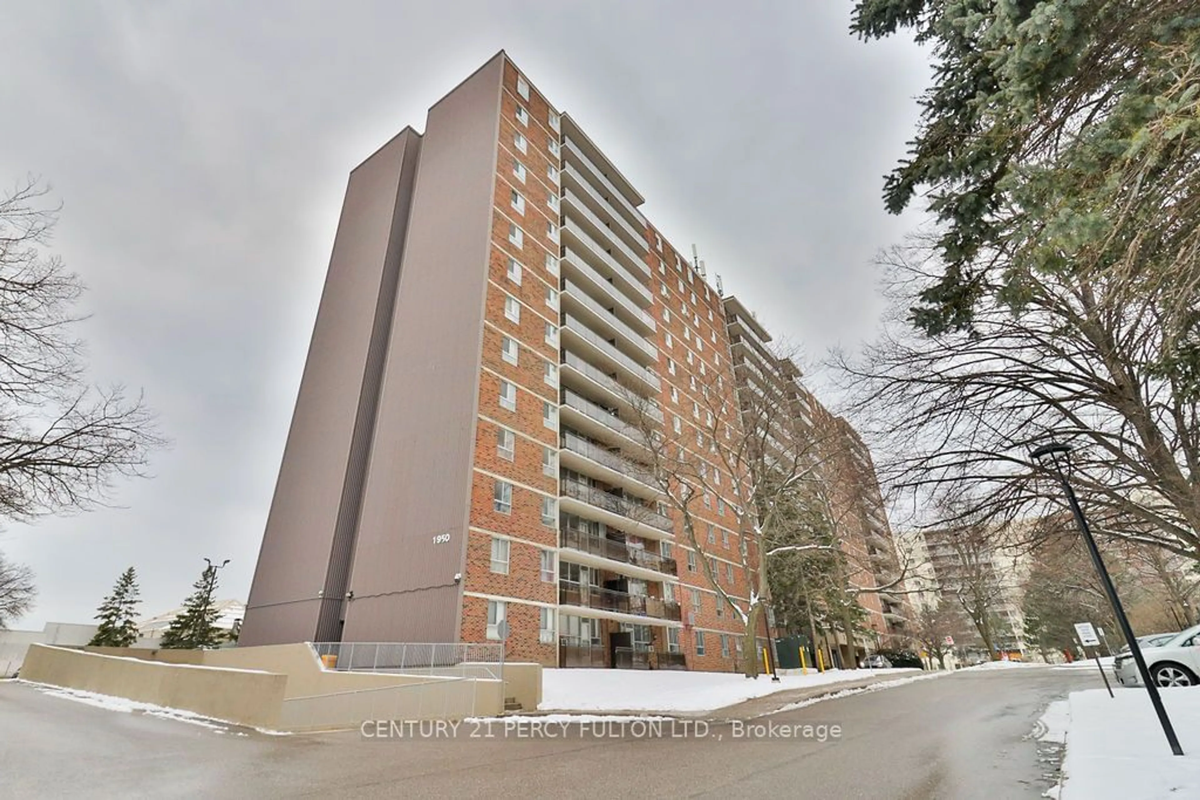 A pic from outside/outdoor area/front of a property/back of a property/a pic from drone, building for 1950 Kennedy Rd #1401, Toronto Ontario M1P 4S9