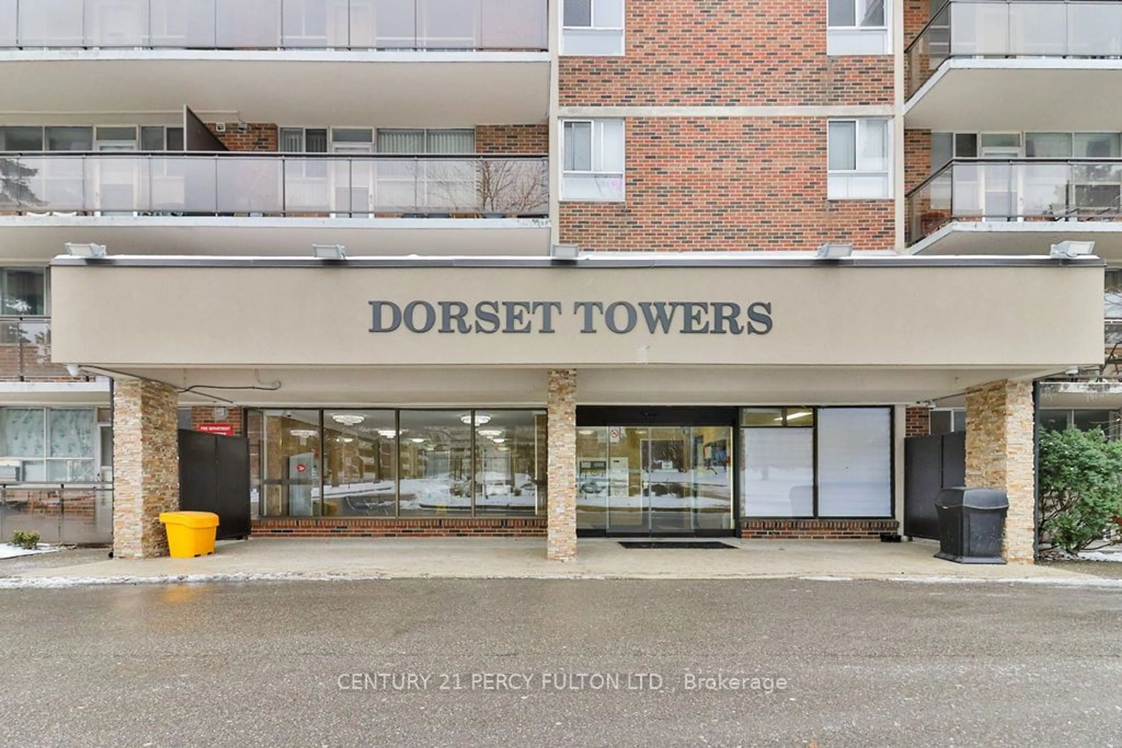 Indoor foyer for 1950 Kennedy Rd #1401, Toronto Ontario M1P 4S9