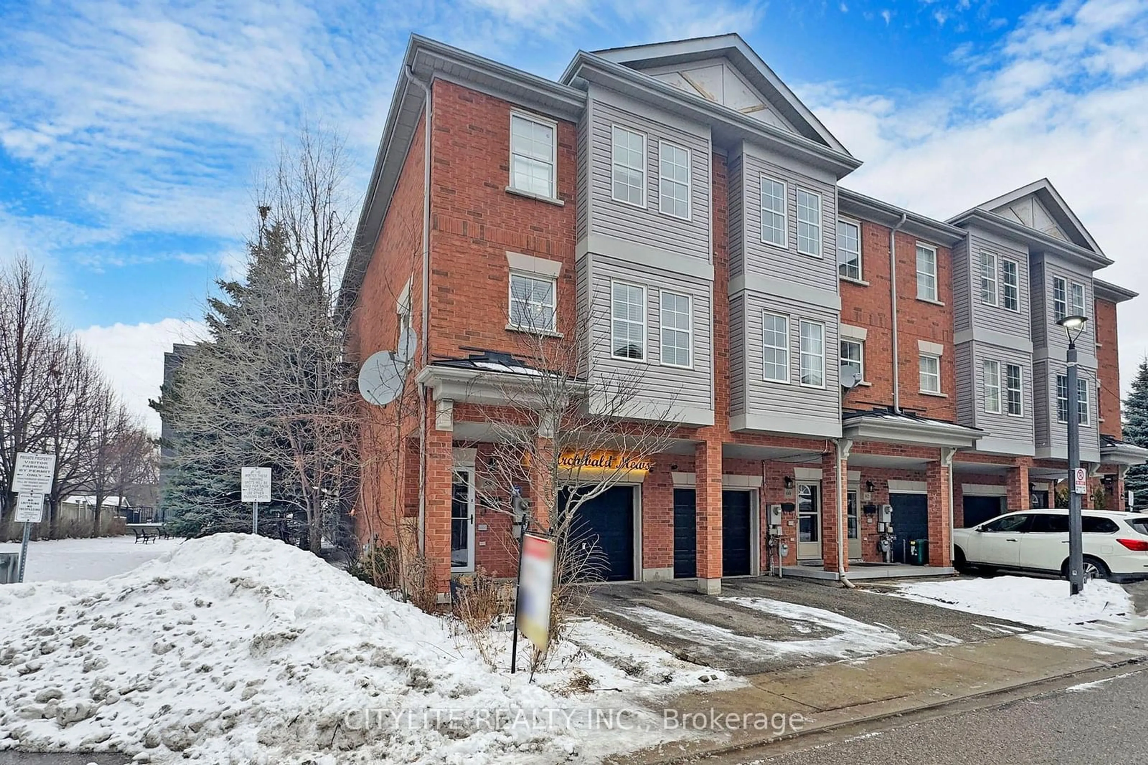 Unknown for 58 Archibald Mews, Toronto Ontario M1P 0A4