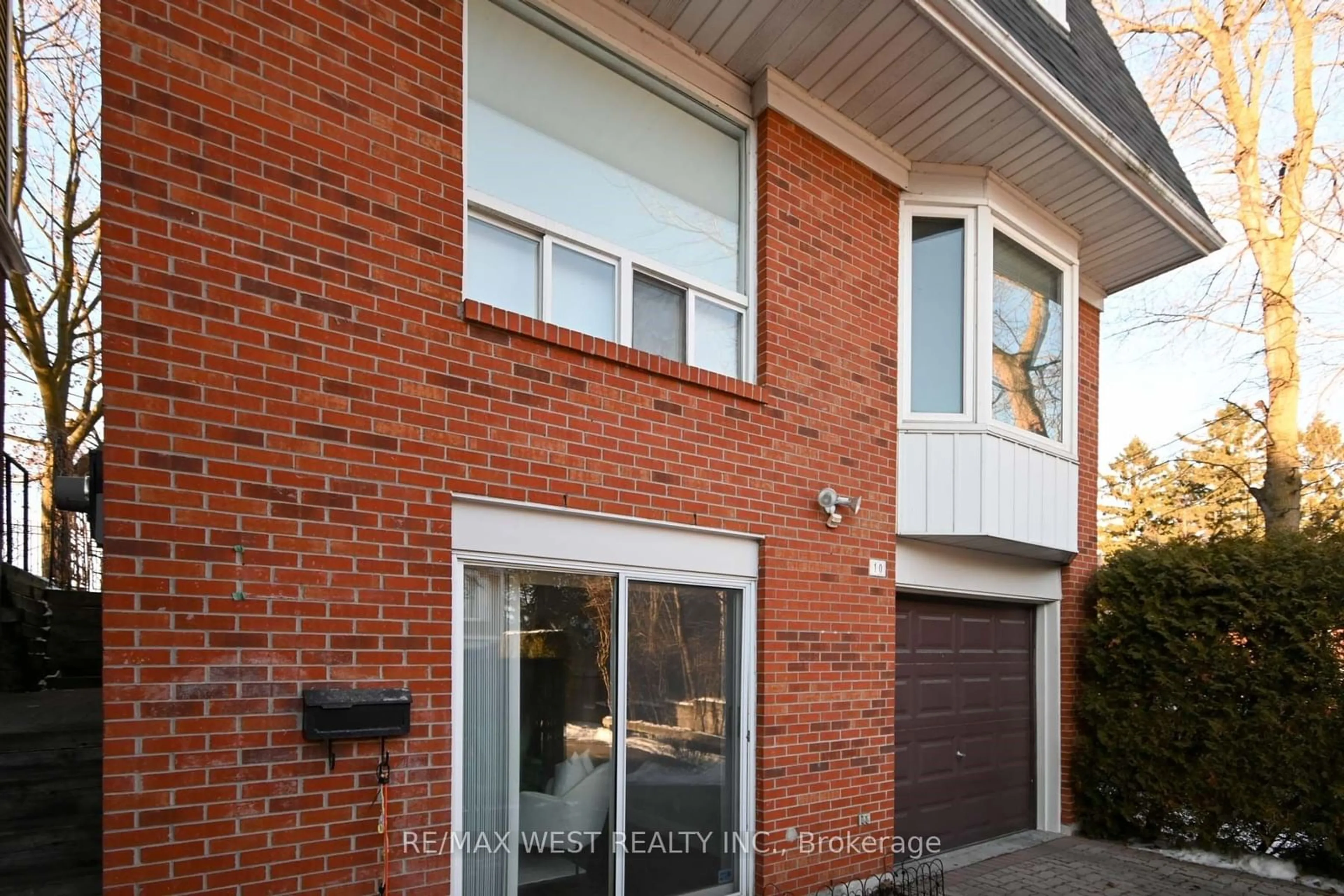 Home with brick exterior material, street for 45 Birchmount Rd #10, Toronto Ontario M1N 3J5