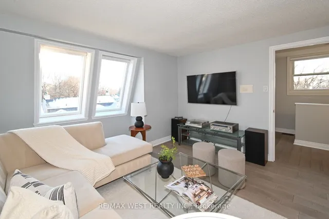 Additional property image - 45 Birchmount Rd Unit 10