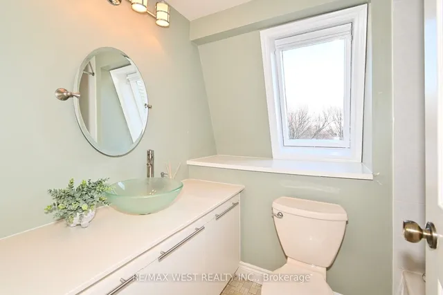 Additional property image - 45 Birchmount Rd Unit 10