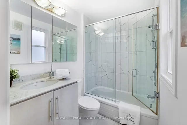 Additional property image - 10 Amroth Ave