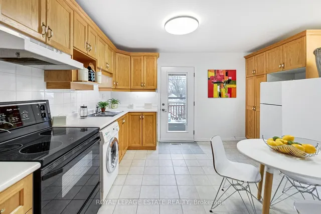 Additional property image - 10 Amroth Ave
