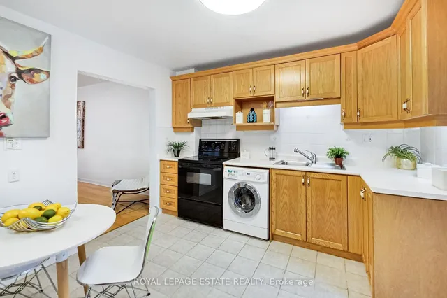 Additional property image - 10 Amroth Ave