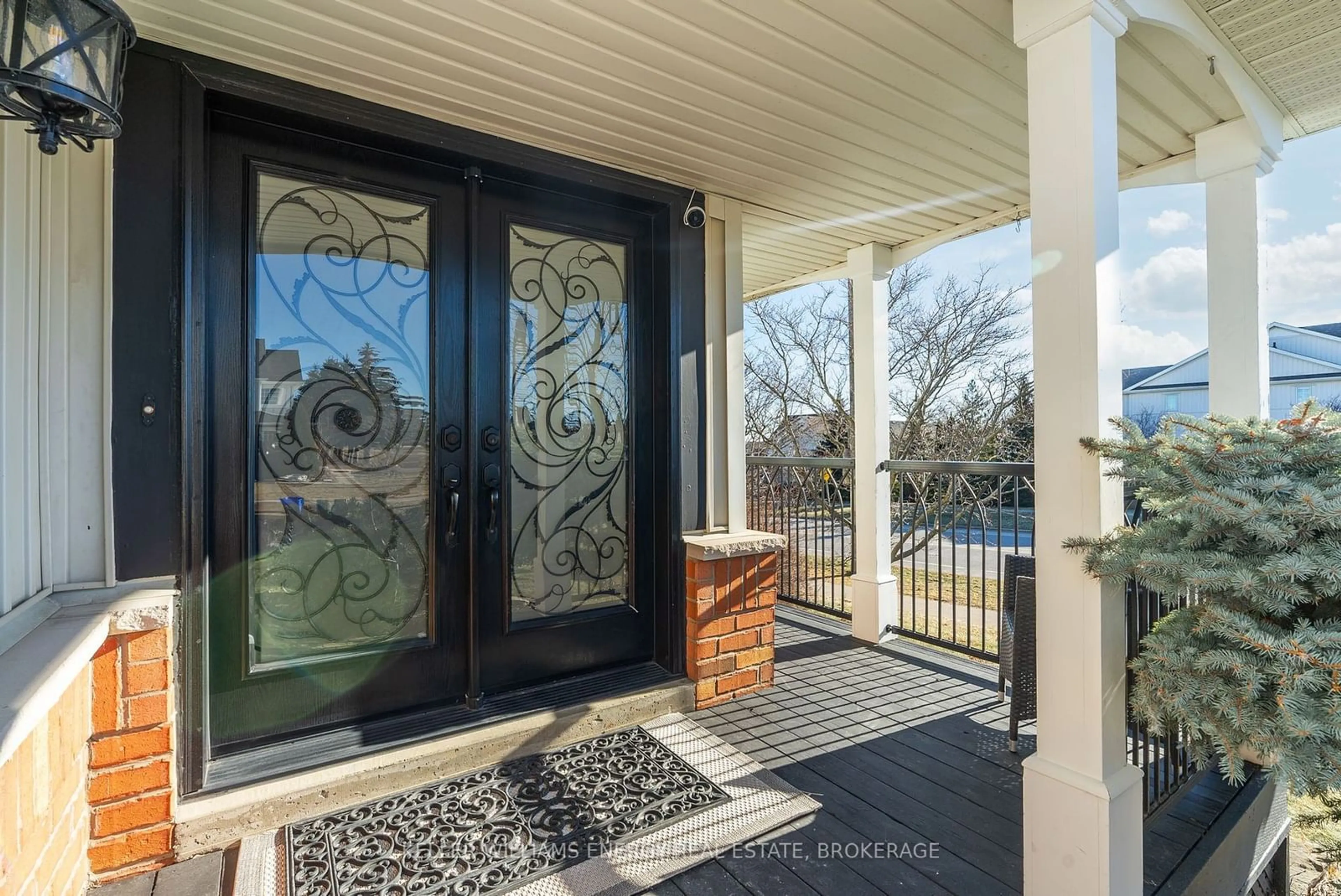 Indoor entryway for 1101 Ashgrove Cres, Oshawa Ontario L1K 2W4