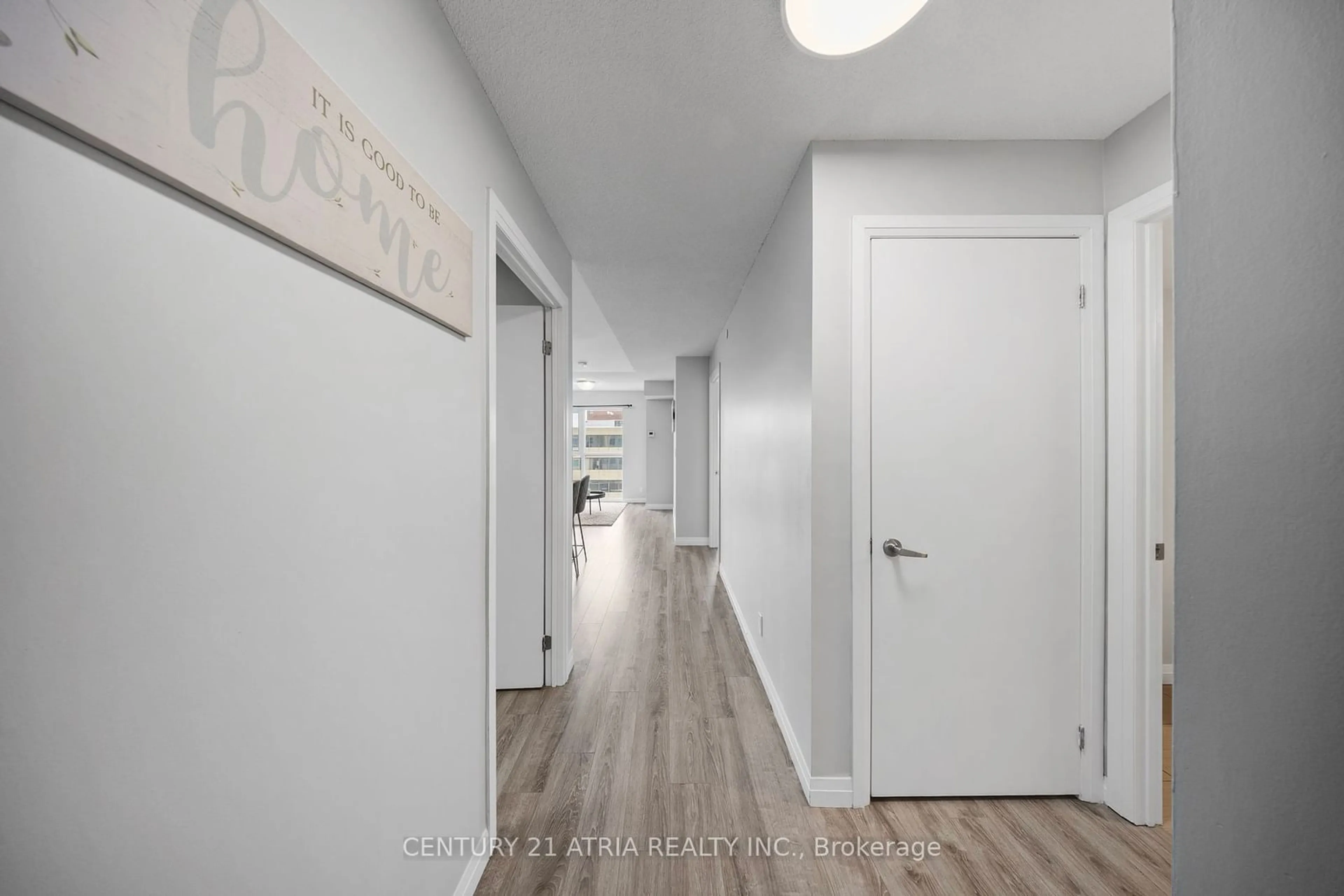 Indoor entryway for 2150 Lawrence Ave #506, Toronto Ontario M1R 3A7