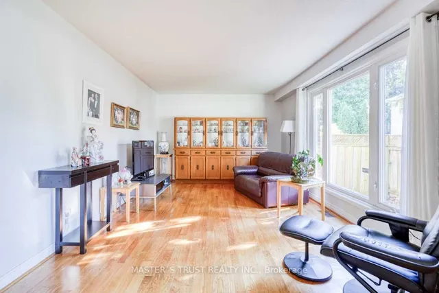 Additional property image - 1 Prince Hal Cres
