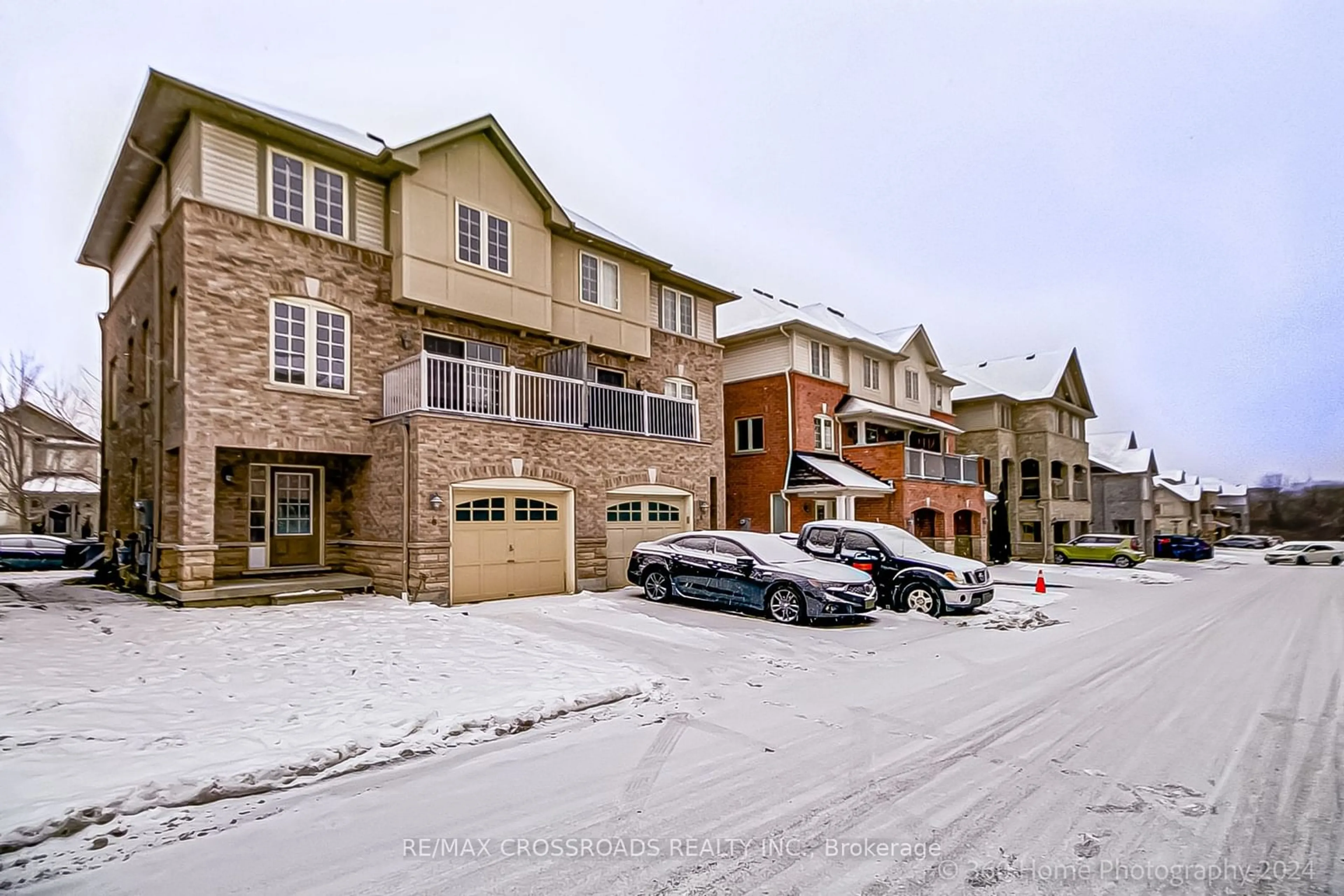 A pic from outside/outdoor area/front of a property/back of a property/a pic from drone, street for 6 Boylett Rd, Ajax Ontario L1Z 0M7